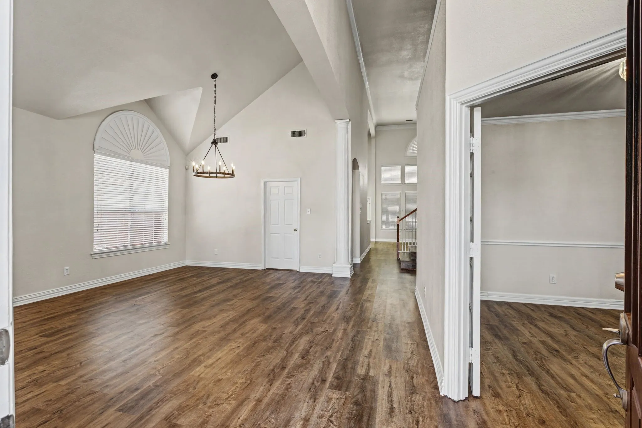 Single Family Residence For Sale in Dallas County , 1610 Lakeland Park Drive, Garland, Texas 75043, 4 Bedroom, 5 Bathroom, 2 Garage spaces, 3,290 Sqft, built in 1999, mls#21363440, Real Estate Agent in Garland, Homes For Sale in Dallas county, Homes For Sale in Garland, Realtor in Garland Texas, Real Estate Brokerage Independent Realty Texas, Luminita Cordes Realtor