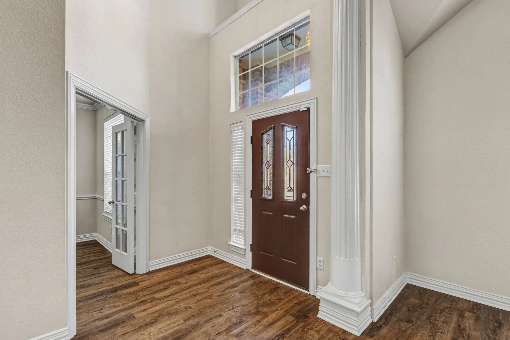 Single Family Residence For Sale in Dallas County , 1610 Lakeland Park Drive, Garland, Texas 75043, 4 Bedroom, 5 Bathroom, 2 Garage spaces, 3,290 Sqft, built in 1999, mls#21363440, Real Estate Agent in Garland, Homes For Sale in Dallas county, Homes For Sale in Garland, Realtor in Garland Texas, Real Estate Brokerage Independent Realty Texas, Luminita Cordes Realtor