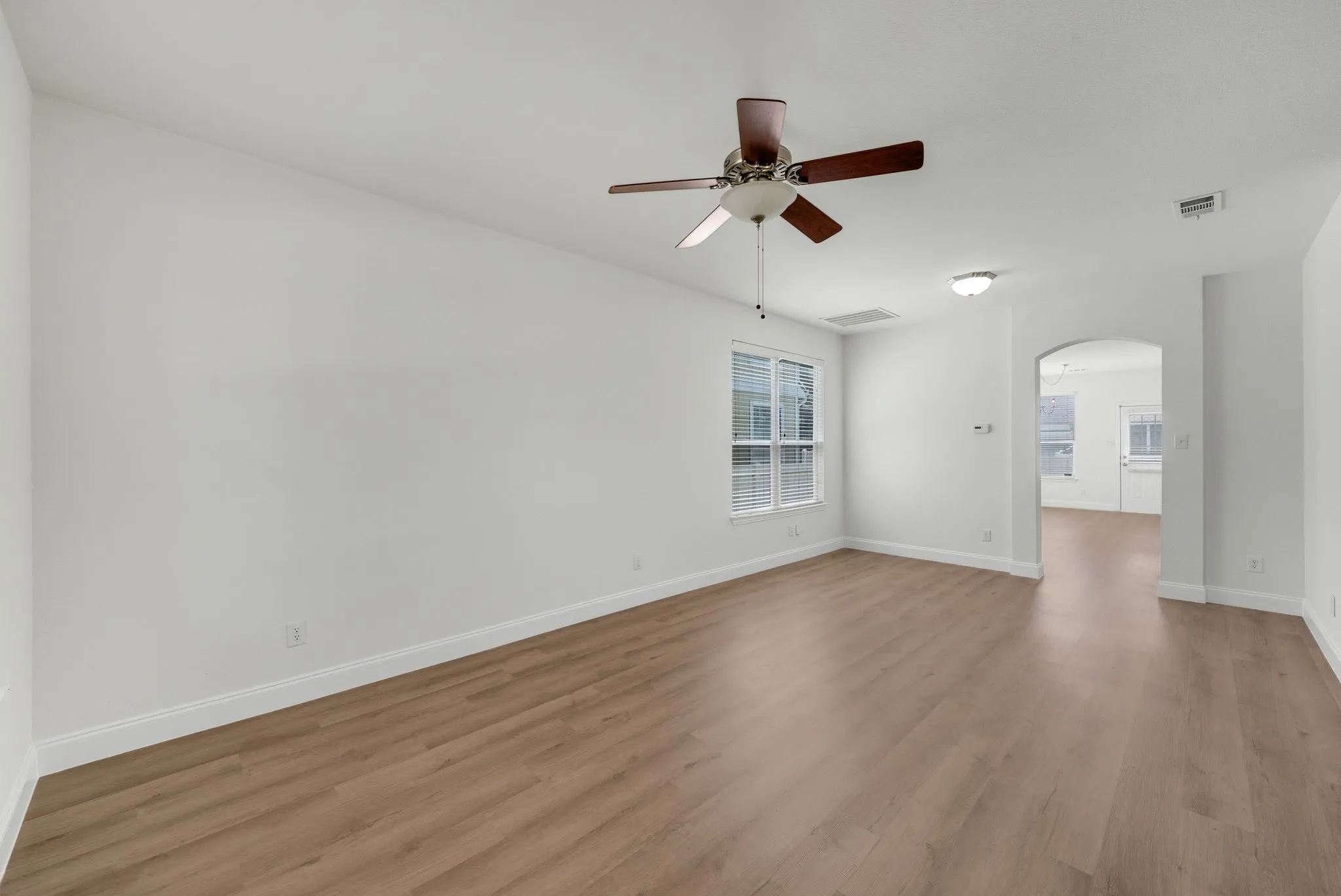 Single Family Residence For Sale in Denton County , 9810 Walnut Hill Drive, Providence Village, Texas 76227, 3 Bedroom, 3 Bathroom, 2 Garage spaces, 1,676 Sqft, built in 2002, Price $280,000, mls#21356937, Real Estate Agent in Providence Village, Homes For Sale in Denton county, Homes For Sale in Providence Village, Realtor in Providence Village Texas, Real Estate Brokerage Independent Realty Texas, Luminita Cordes Realtor