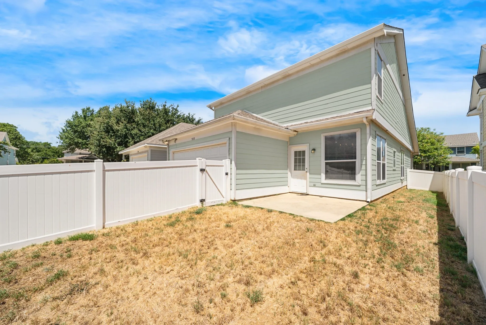 Single Family Residence For Sale in Denton County , 9810 Walnut Hill Drive, Providence Village, Texas 76227, 3 Bedroom, 3 Bathroom, 2 Garage spaces, 1,676 Sqft, built in 2002, Price $280,000, mls#21356937, Real Estate Agent in Providence Village, Homes For Sale in Denton county, Homes For Sale in Providence Village, Realtor in Providence Village Texas, Real Estate Brokerage Independent Realty Texas, Luminita Cordes Realtor