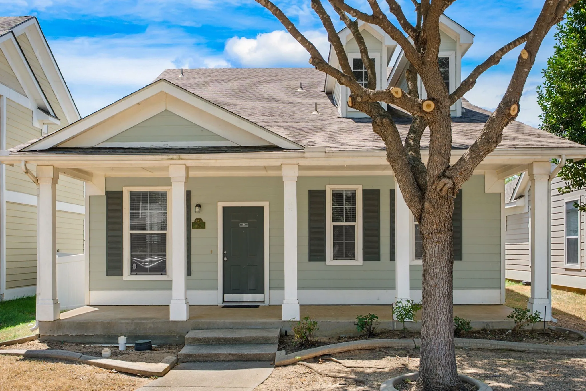 Single Family Residence For Sale in Denton County , 9810 Walnut Hill Drive, Providence Village, Texas 76227, 3 Bedroom, 3 Bathroom, 2 Garage spaces, 1,676 Sqft, built in 2002, Price $280,000, mls#21356937, Real Estate Agent in Providence Village, Homes For Sale in Denton county, Homes For Sale in Providence Village, Realtor in Providence Village Texas, Real Estate Brokerage Independent Realty Texas, Luminita Cordes Realtor