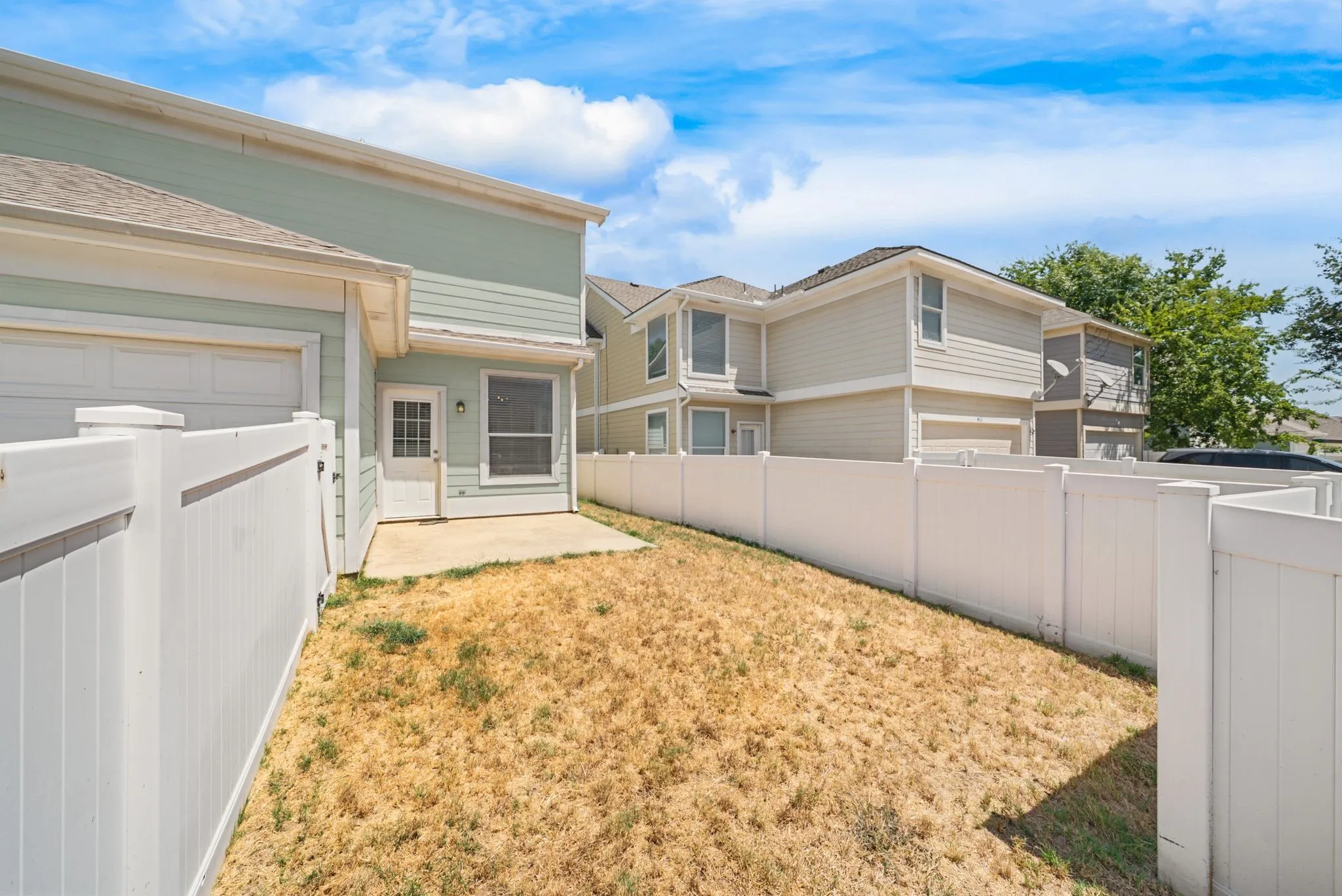 Single Family Residence For Sale in Denton County , 9810 Walnut Hill Drive, Providence Village, Texas 76227, 3 Bedroom, 3 Bathroom, 2 Garage spaces, 1,676 Sqft, built in 2002, Price $280,000, mls#21356937, Real Estate Agent in Providence Village, Homes For Sale in Denton county, Homes For Sale in Providence Village, Realtor in Providence Village Texas, Real Estate Brokerage Independent Realty Texas, Luminita Cordes Realtor