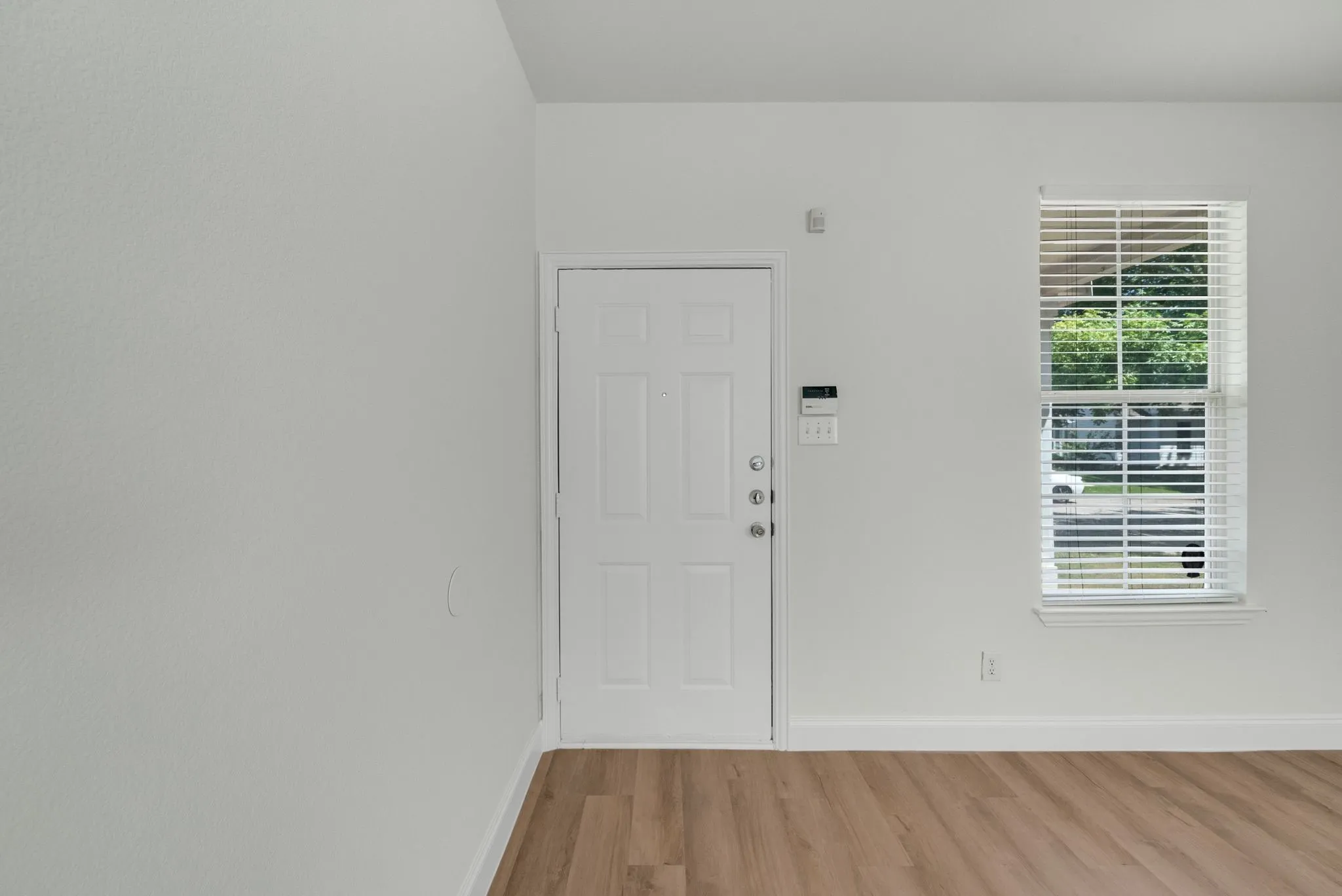 Single Family Residence For Sale in Denton County , 9810 Walnut Hill Drive, Providence Village, Texas 76227, 3 Bedroom, 3 Bathroom, 2 Garage spaces, 1,676 Sqft, built in 2002, Price $280,000, mls#21356937, Real Estate Agent in Providence Village, Homes For Sale in Denton county, Homes For Sale in Providence Village, Realtor in Providence Village Texas, Real Estate Brokerage Independent Realty Texas, Luminita Cordes Realtor