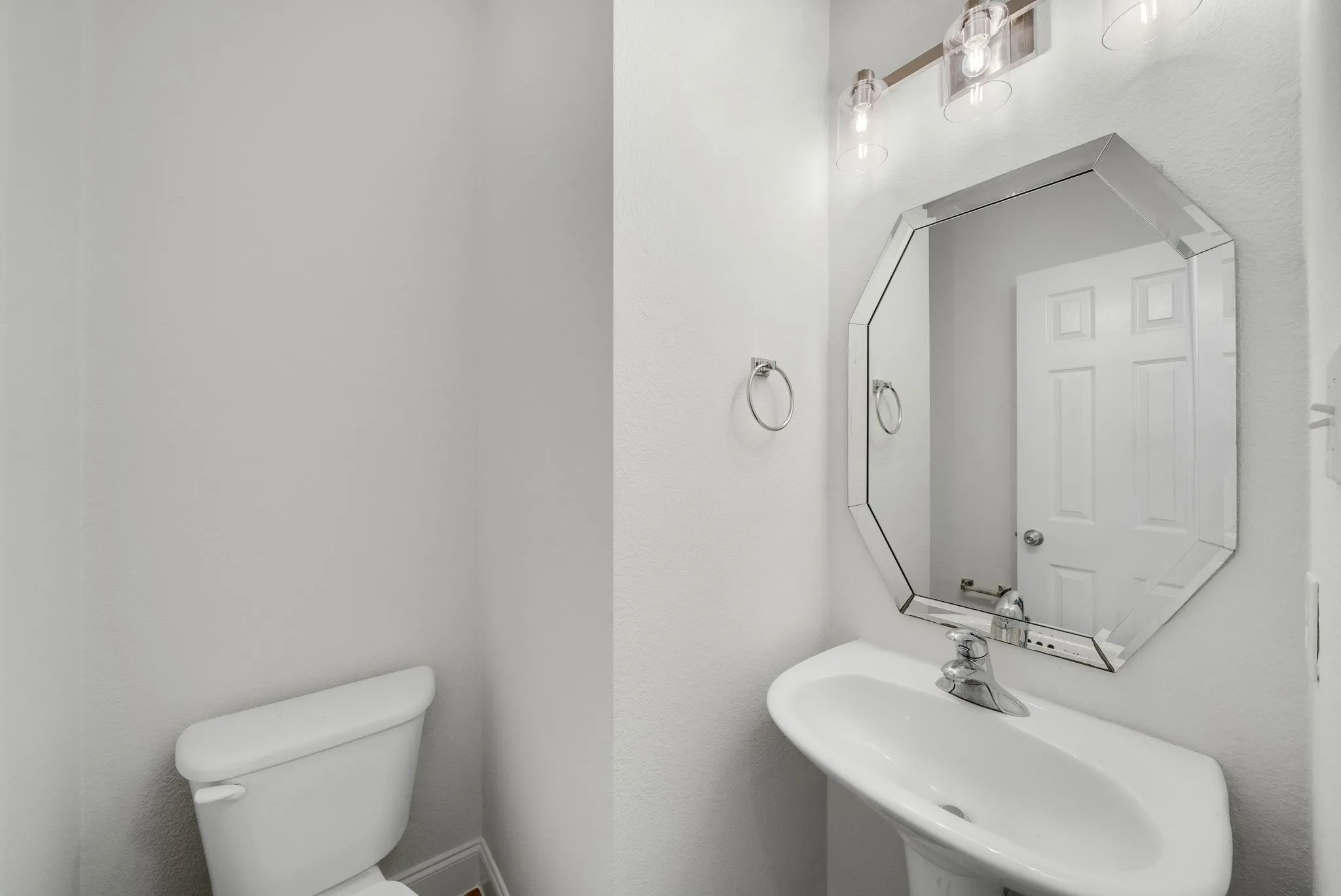 Single Family Residence For Sale in Denton County , 9810 Walnut Hill Drive, Providence Village, Texas 76227, 3 Bedroom, 3 Bathroom, 2 Garage spaces, 1,676 Sqft, built in 2002, Price $280,000, mls#21356937, Real Estate Agent in Providence Village, Homes For Sale in Denton county, Homes For Sale in Providence Village, Realtor in Providence Village Texas, Real Estate Brokerage Independent Realty Texas, Luminita Cordes Realtor