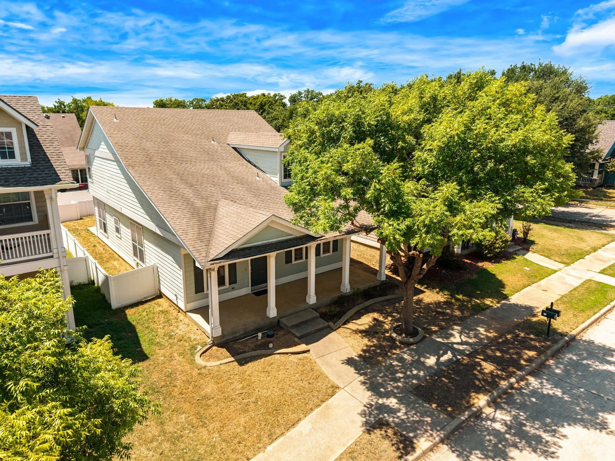 Single Family Residence For Sale in Denton County , 9810 Walnut Hill Drive, Providence Village, Texas 76227, 3 Bedroom, 3 Bathroom, 2 Garage spaces, 1,676 Sqft, built in 2002, Price $280,000, mls#21356937, Real Estate Agent in Providence Village, Homes For Sale in Denton county, Homes For Sale in Providence Village, Realtor in Providence Village Texas, Real Estate Brokerage Independent Realty Texas, Luminita Cordes Realtor