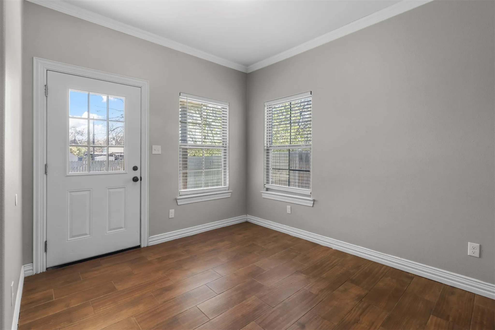 Single Family Residence For Rent in Grayson County , 1624 E King Street, Sherman, Texas 75090, 3 Bedroom, 2 Bathroom, 1 Garage spaces, 1,265 Sqft, built in 2018, mls#21363450, Real Estate Agent in Sherman, Homes For Rent in Grayson county, Homes For Rent in Sherman, Realtor in Sherman Texas, Real Estate Brokerage Independent Realty Texas, Luminita Cordes Realtor