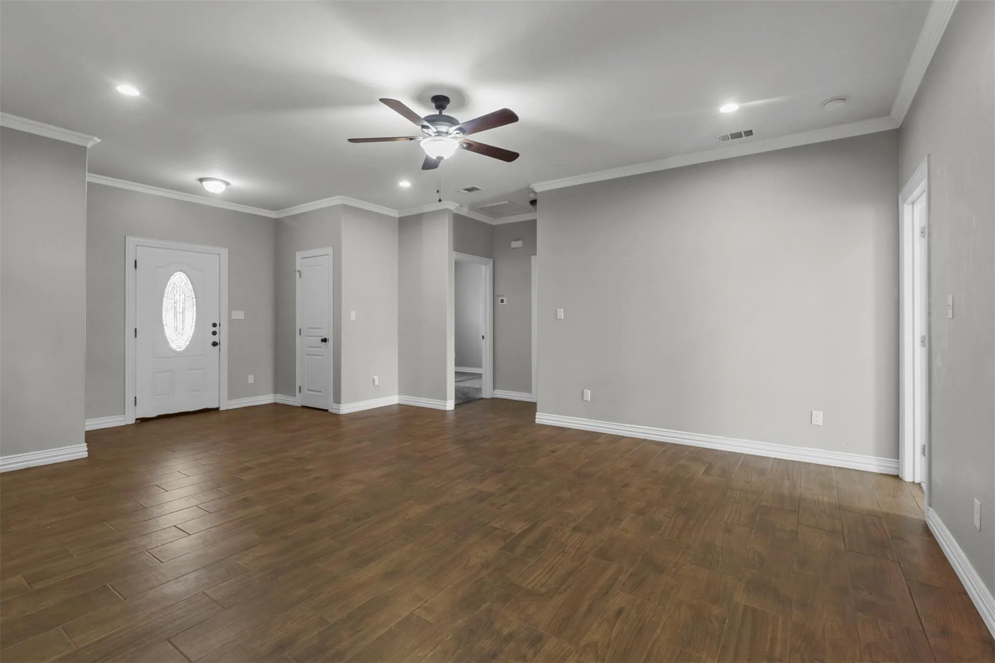 Single Family Residence For Rent in Grayson County , 1624 E King Street, Sherman, Texas 75090, 3 Bedroom, 2 Bathroom, 1 Garage spaces, 1,265 Sqft, built in 2018, mls#21363450, Real Estate Agent in Sherman, Homes For Rent in Grayson county, Homes For Rent in Sherman, Realtor in Sherman Texas, Real Estate Brokerage Independent Realty Texas, Luminita Cordes Realtor