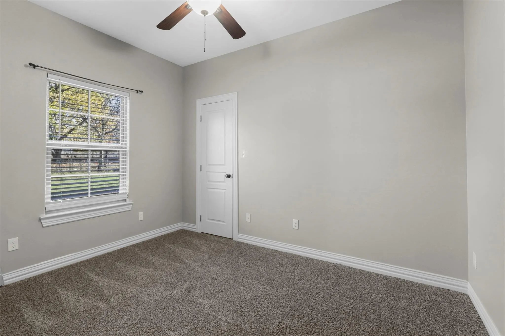 Single Family Residence For Rent in Grayson County , 1624 E King Street, Sherman, Texas 75090, 3 Bedroom, 2 Bathroom, 1 Garage spaces, 1,265 Sqft, built in 2018, mls#21363450, Real Estate Agent in Sherman, Homes For Rent in Grayson county, Homes For Rent in Sherman, Realtor in Sherman Texas, Real Estate Brokerage Independent Realty Texas, Luminita Cordes Realtor