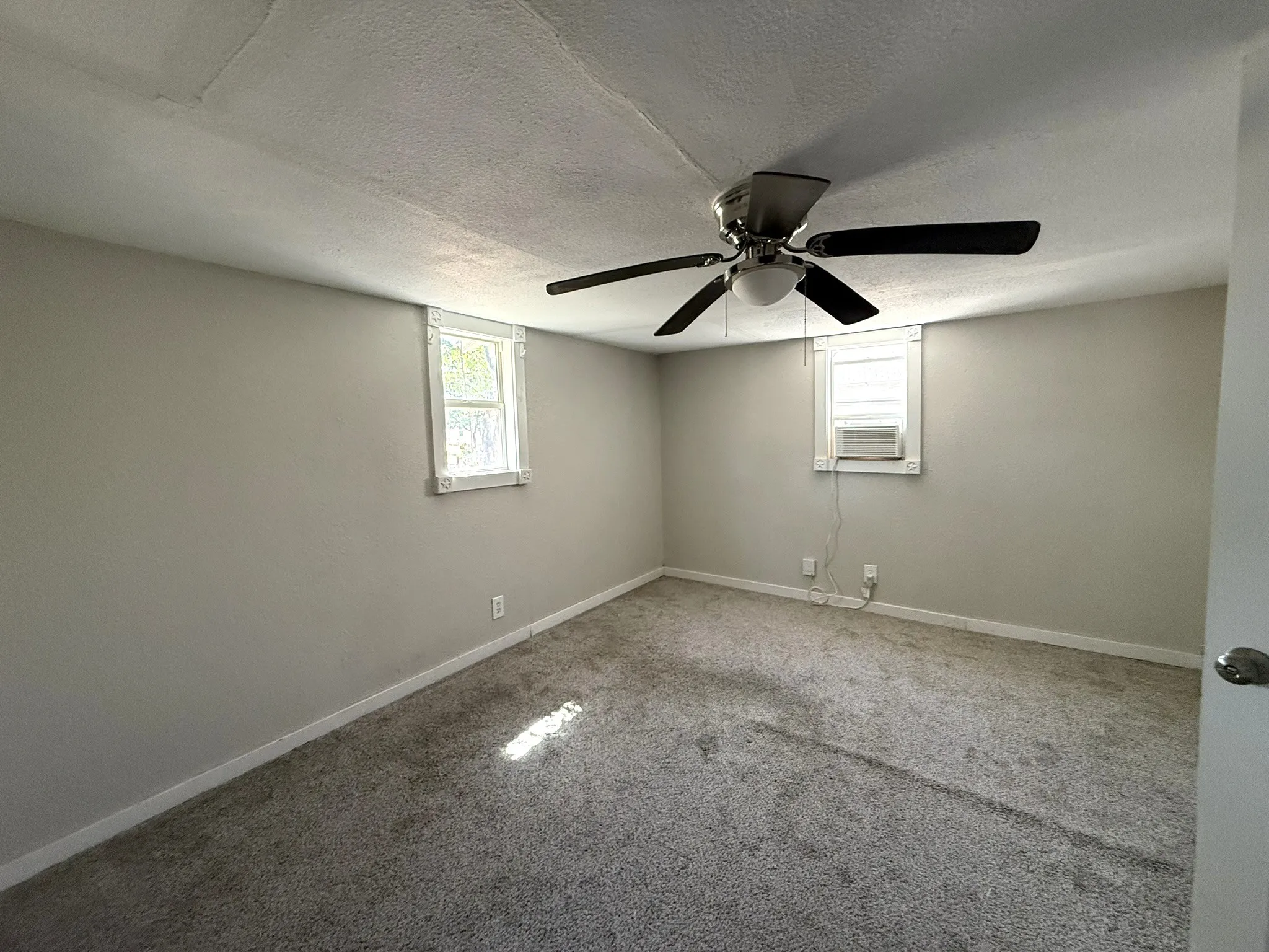 Single Family Residence For Sale in Taylor County , 1526 Sewell Street, Abilene, Texas 79605, 2 Bedroom, 1 Bathroom, Garage spaces, 984 Sqft, built in 1948, mls#21346450, Real Estate Agent in Abilene, Homes For Sale in Taylor county, Homes For Sale in Abilene, Realtor in Abilene Texas, Real Estate Brokerage Independent Realty Texas, Luminita Cordes Realtor