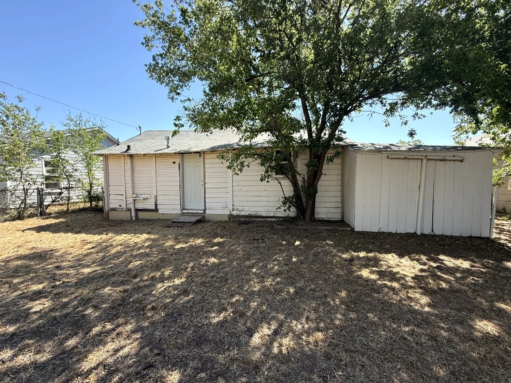 Single Family Residence For Sale in Taylor County , 1526 Sewell Street, Abilene, Texas 79605, 2 Bedroom, 1 Bathroom, Garage spaces, 984 Sqft, built in 1948, mls#21346450, Real Estate Agent in Abilene, Homes For Sale in Taylor county, Homes For Sale in Abilene, Realtor in Abilene Texas, Real Estate Brokerage Independent Realty Texas, Luminita Cordes Realtor