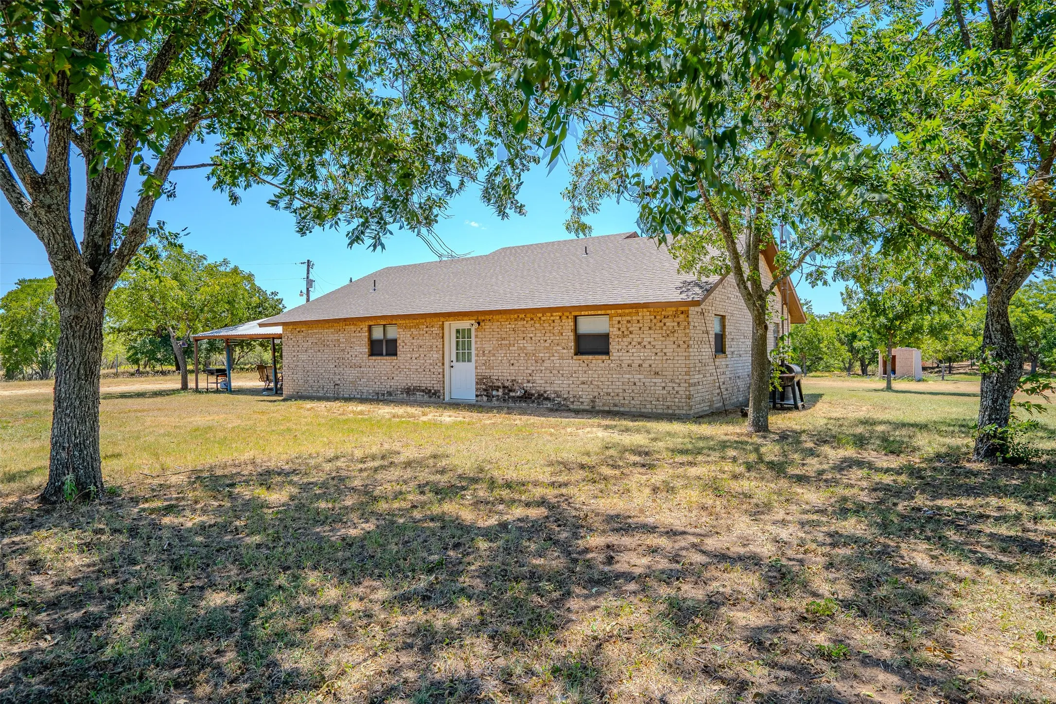 Single Family Residence For Sale in Comanche County , 600 County Road 427, De Leon, Texas 76444, 3 Bedroom, 2 Bathroom, Garage spaces, 1,530 Sqft, built in 1994, mls#21355251, Real Estate Agent in De Leon, Homes For Sale in Comanche county, Homes For Sale in De Leon, Realtor in De Leon Texas, Real Estate Brokerage Independent Realty Texas, Luminita Cordes Realtor