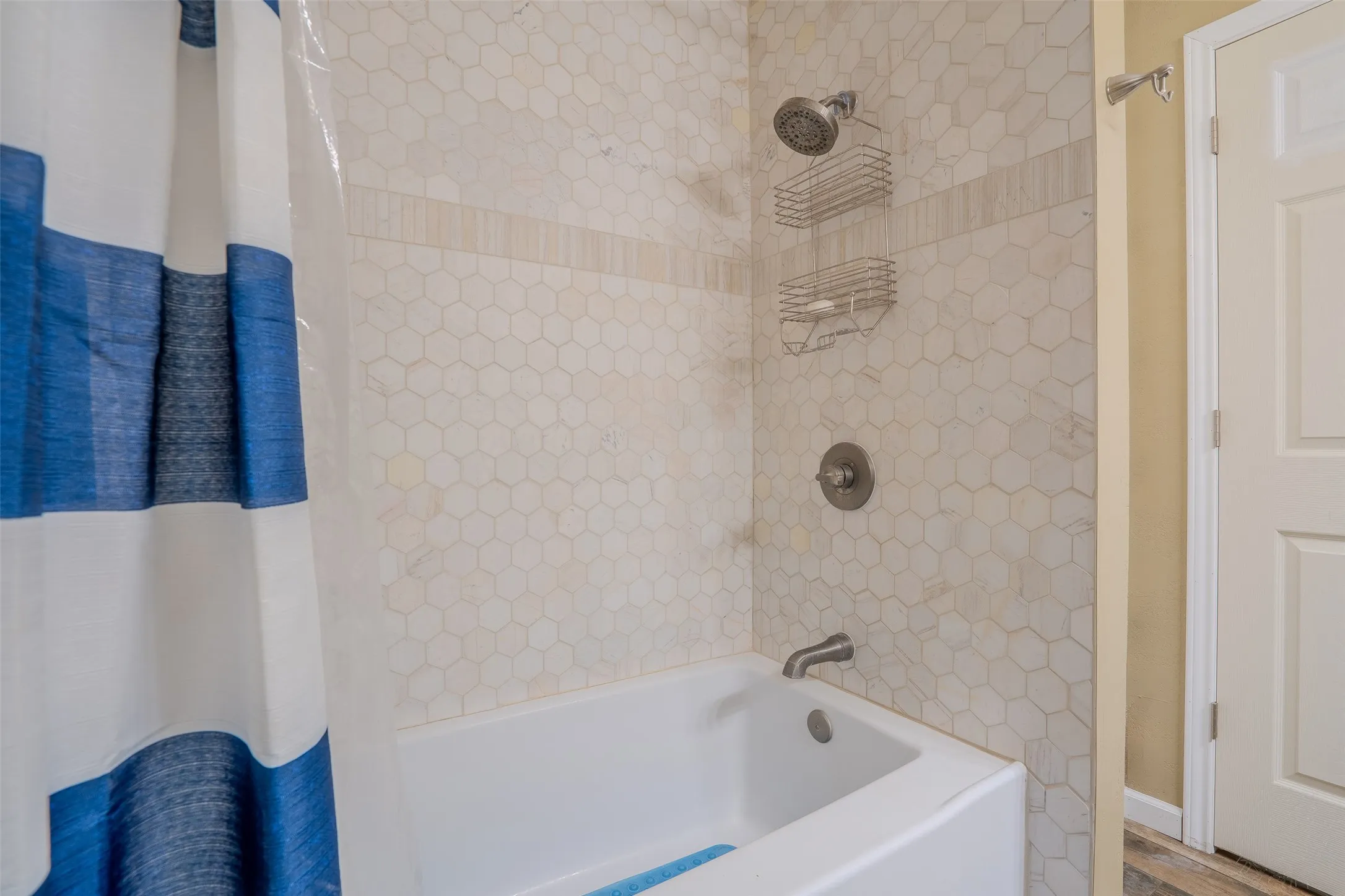 Single Family Residence For Sale in Comanche County , 600 County Road 427, De Leon, Texas 76444, 3 Bedroom, 2 Bathroom, Garage spaces, 1,530 Sqft, built in 1994, mls#21355251, Real Estate Agent in De Leon, Homes For Sale in Comanche county, Homes For Sale in De Leon, Realtor in De Leon Texas, Real Estate Brokerage Independent Realty Texas, Luminita Cordes Realtor