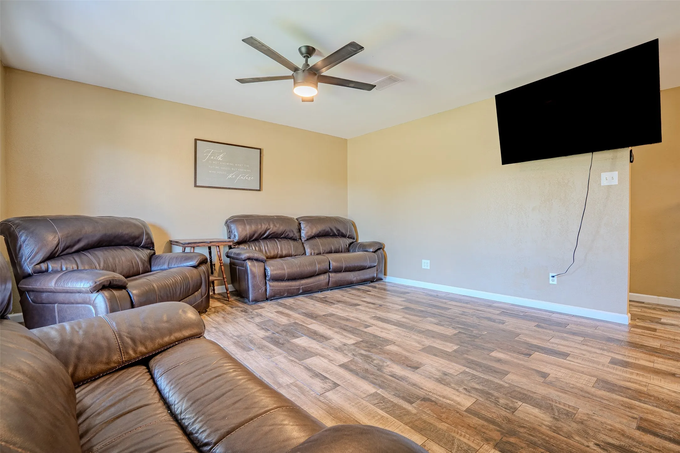 Single Family Residence For Sale in Comanche County , 600 County Road 427, De Leon, Texas 76444, 3 Bedroom, 2 Bathroom, Garage spaces, 1,530 Sqft, built in 1994, mls#21355251, Real Estate Agent in De Leon, Homes For Sale in Comanche county, Homes For Sale in De Leon, Realtor in De Leon Texas, Real Estate Brokerage Independent Realty Texas, Luminita Cordes Realtor