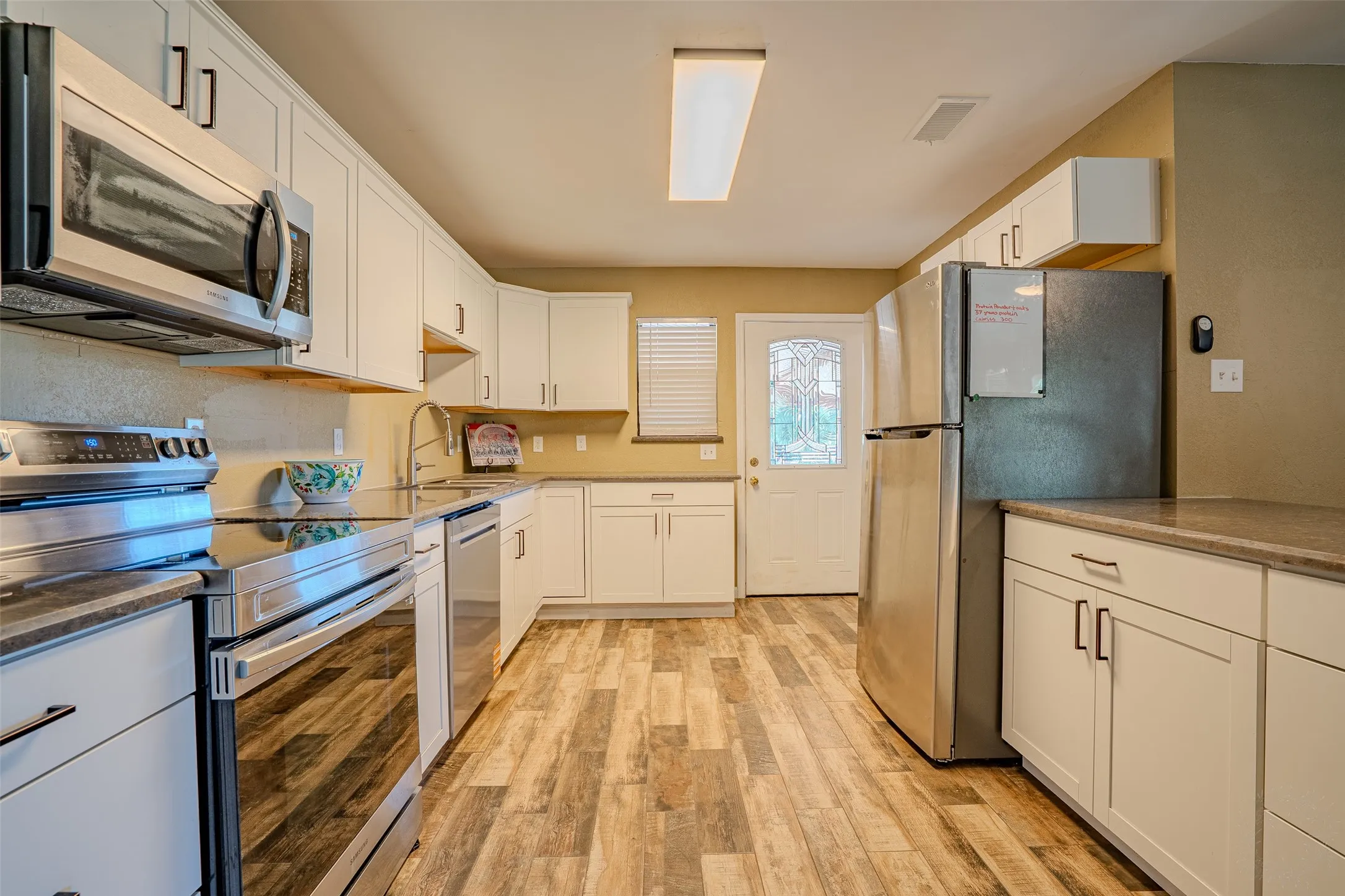 Single Family Residence For Sale in Comanche County , 600 County Road 427, De Leon, Texas 76444, 3 Bedroom, 2 Bathroom, Garage spaces, 1,530 Sqft, built in 1994, mls#21355251, Real Estate Agent in De Leon, Homes For Sale in Comanche county, Homes For Sale in De Leon, Realtor in De Leon Texas, Real Estate Brokerage Independent Realty Texas, Luminita Cordes Realtor