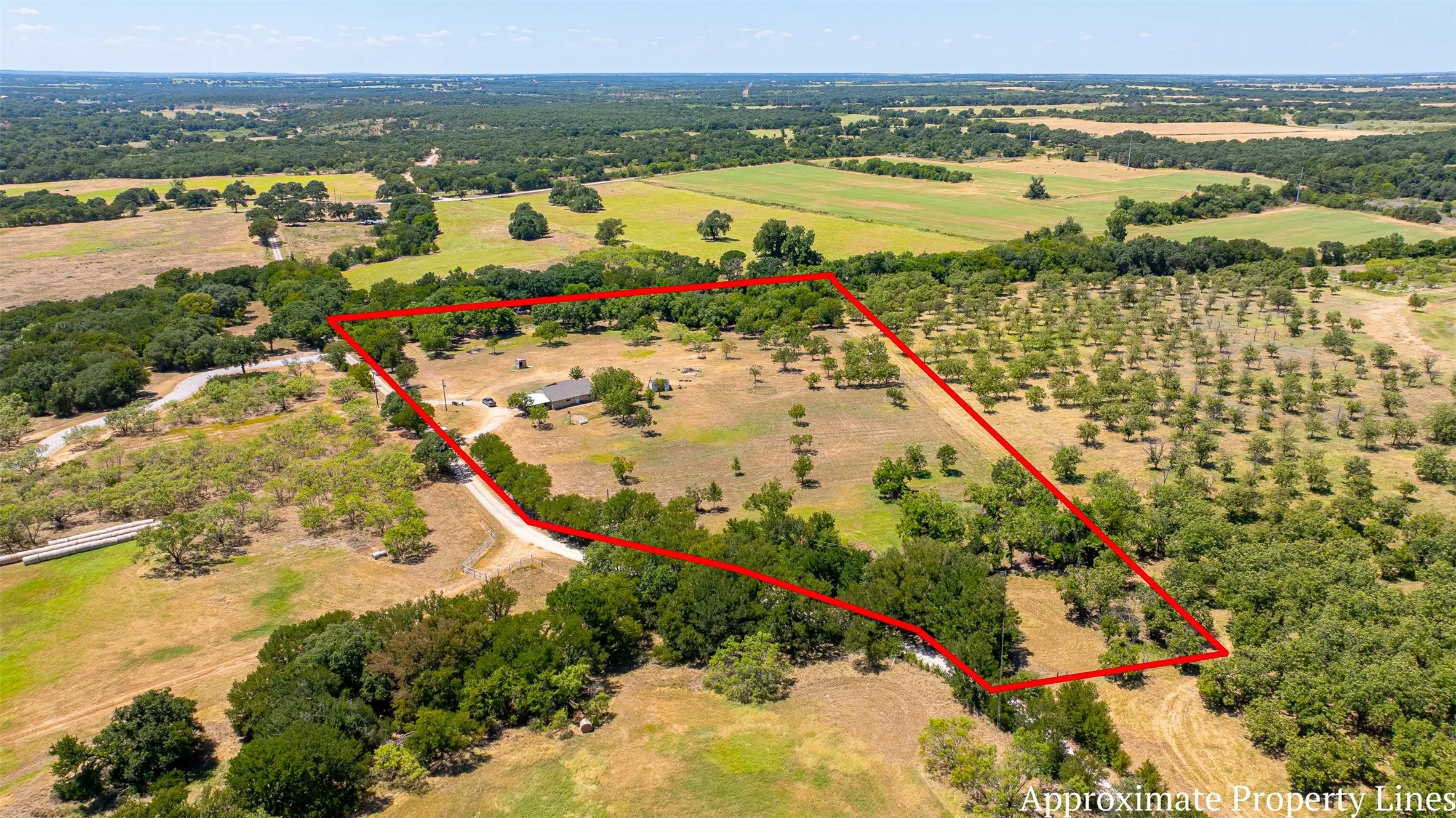 Single Family Residence For Sale in Comanche County , 600 County Road 427, De Leon, Texas 76444, 3 Bedroom, 2 Bathroom, Garage spaces, 1,530 Sqft, built in 1994, mls#21355251, Real Estate Agent in De Leon, Homes For Sale in Comanche county, Homes For Sale in De Leon, Realtor in De Leon Texas, Real Estate Brokerage Independent Realty Texas, Luminita Cordes Realtor