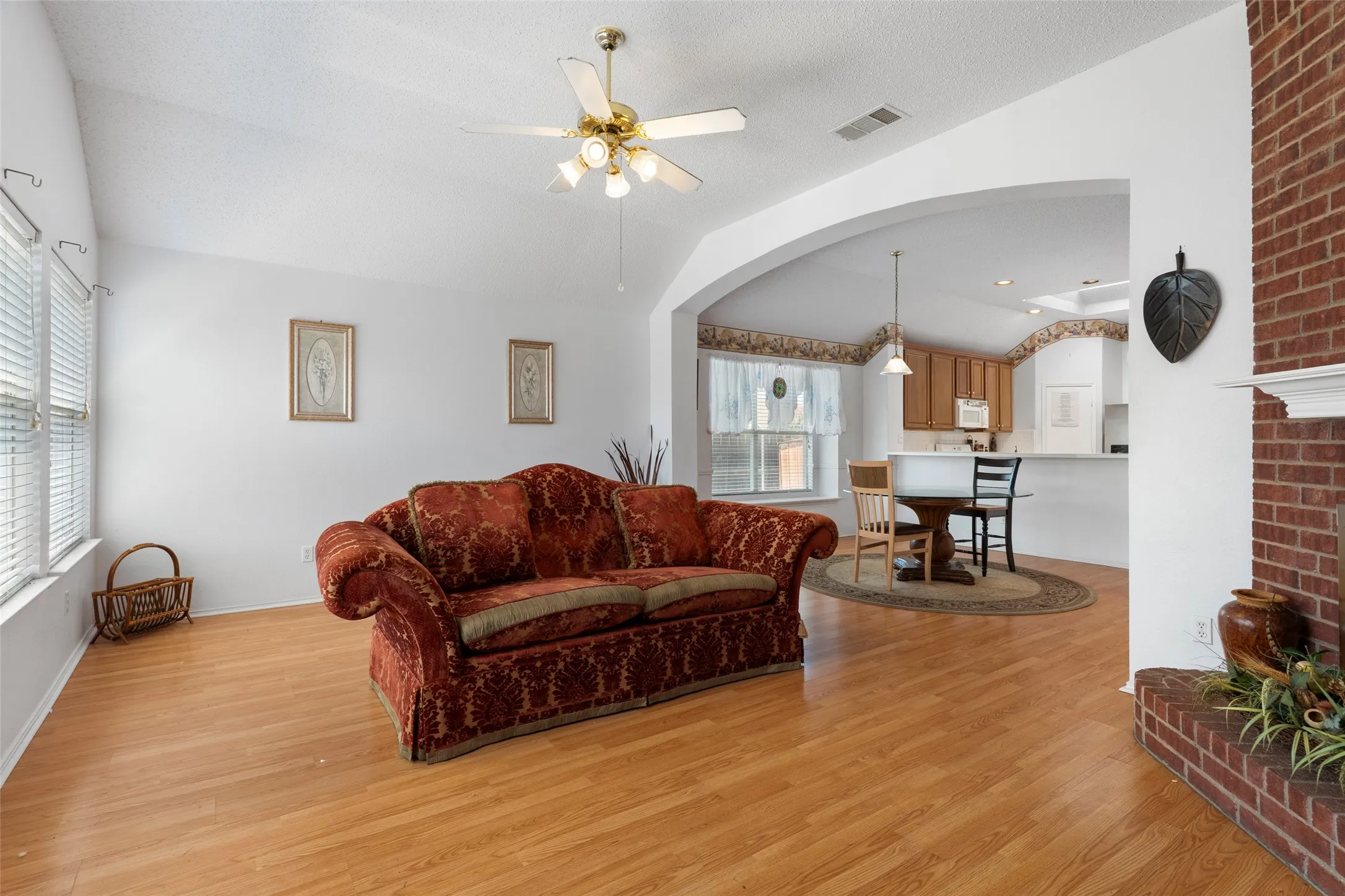 Single Family Residence For Sale in Collin County , 5025 China Berry Drive, Mc Kinney, Texas 75070, 4 Bedroom, 2 Bathroom, 2 Garage spaces, 2,144 Sqft, built in 1999, mls#21362134, Real Estate Agent in Mc Kinney, Homes For Sale in Collin county, Homes For Sale in Mc Kinney, Realtor in Mc Kinney Texas, Real Estate Brokerage Independent Realty Texas, Luminita Cordes Realtor
