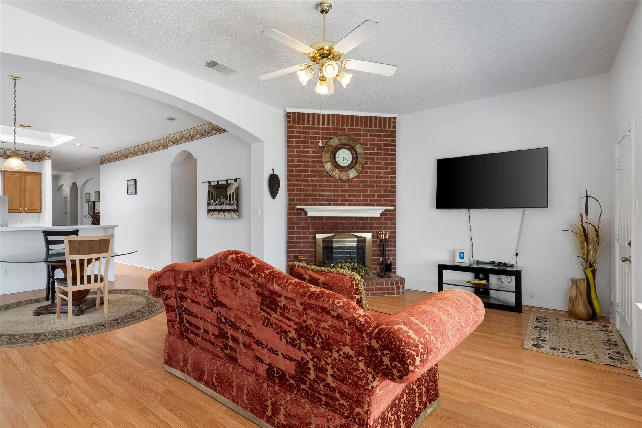 Single Family Residence For Sale in Collin County , 5025 China Berry Drive, Mc Kinney, Texas 75070, 4 Bedroom, 2 Bathroom, 2 Garage spaces, 2,144 Sqft, built in 1999, mls#21362134, Real Estate Agent in Mc Kinney, Homes For Sale in Collin county, Homes For Sale in Mc Kinney, Realtor in Mc Kinney Texas, Real Estate Brokerage Independent Realty Texas, Luminita Cordes Realtor