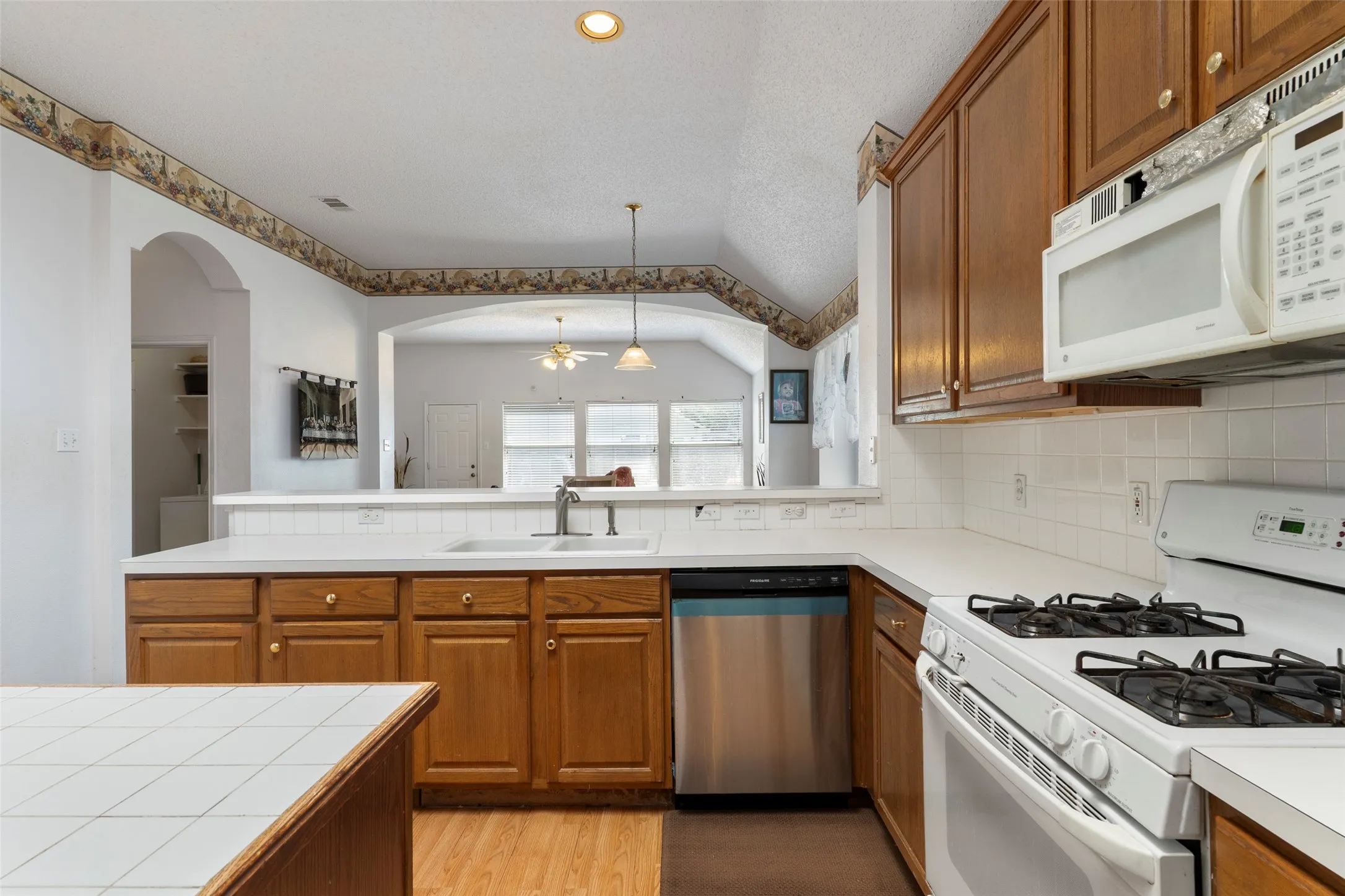 Single Family Residence For Sale in Collin County , 5025 China Berry Drive, Mc Kinney, Texas 75070, 4 Bedroom, 2 Bathroom, 2 Garage spaces, 2,144 Sqft, built in 1999, mls#21362134, Real Estate Agent in Mc Kinney, Homes For Sale in Collin county, Homes For Sale in Mc Kinney, Realtor in Mc Kinney Texas, Real Estate Brokerage Independent Realty Texas, Luminita Cordes Realtor