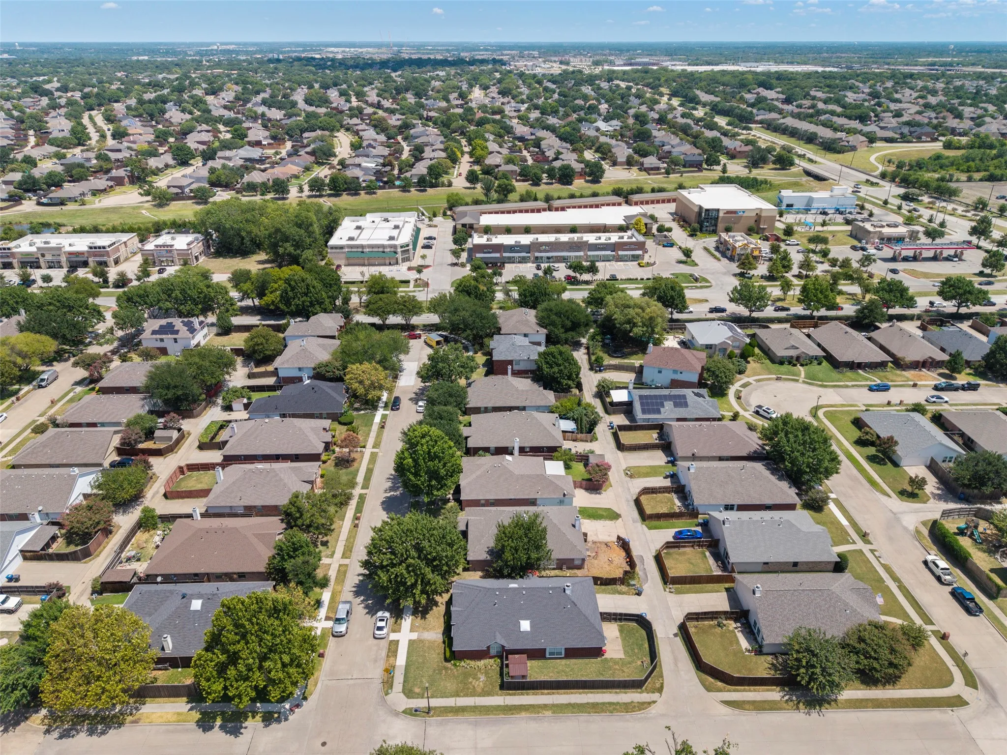 Single Family Residence For Sale in Collin County , 5025 China Berry Drive, Mc Kinney, Texas 75070, 4 Bedroom, 2 Bathroom, 2 Garage spaces, 2,144 Sqft, built in 1999, mls#21362134, Real Estate Agent in Mc Kinney, Homes For Sale in Collin county, Homes For Sale in Mc Kinney, Realtor in Mc Kinney Texas, Real Estate Brokerage Independent Realty Texas, Luminita Cordes Realtor