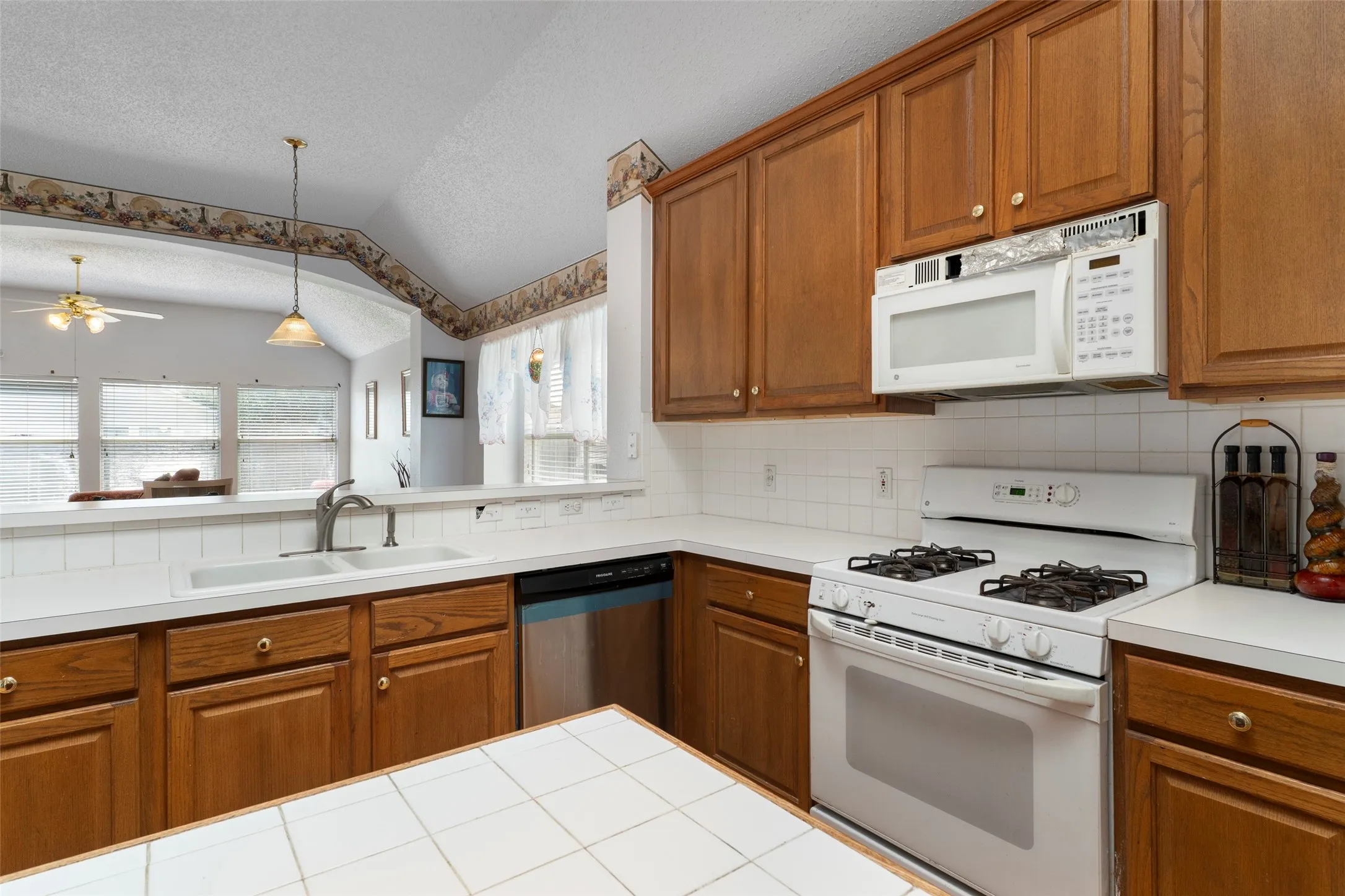 Single Family Residence For Sale in Collin County , 5025 China Berry Drive, Mc Kinney, Texas 75070, 4 Bedroom, 2 Bathroom, 2 Garage spaces, 2,144 Sqft, built in 1999, mls#21362134, Real Estate Agent in Mc Kinney, Homes For Sale in Collin county, Homes For Sale in Mc Kinney, Realtor in Mc Kinney Texas, Real Estate Brokerage Independent Realty Texas, Luminita Cordes Realtor