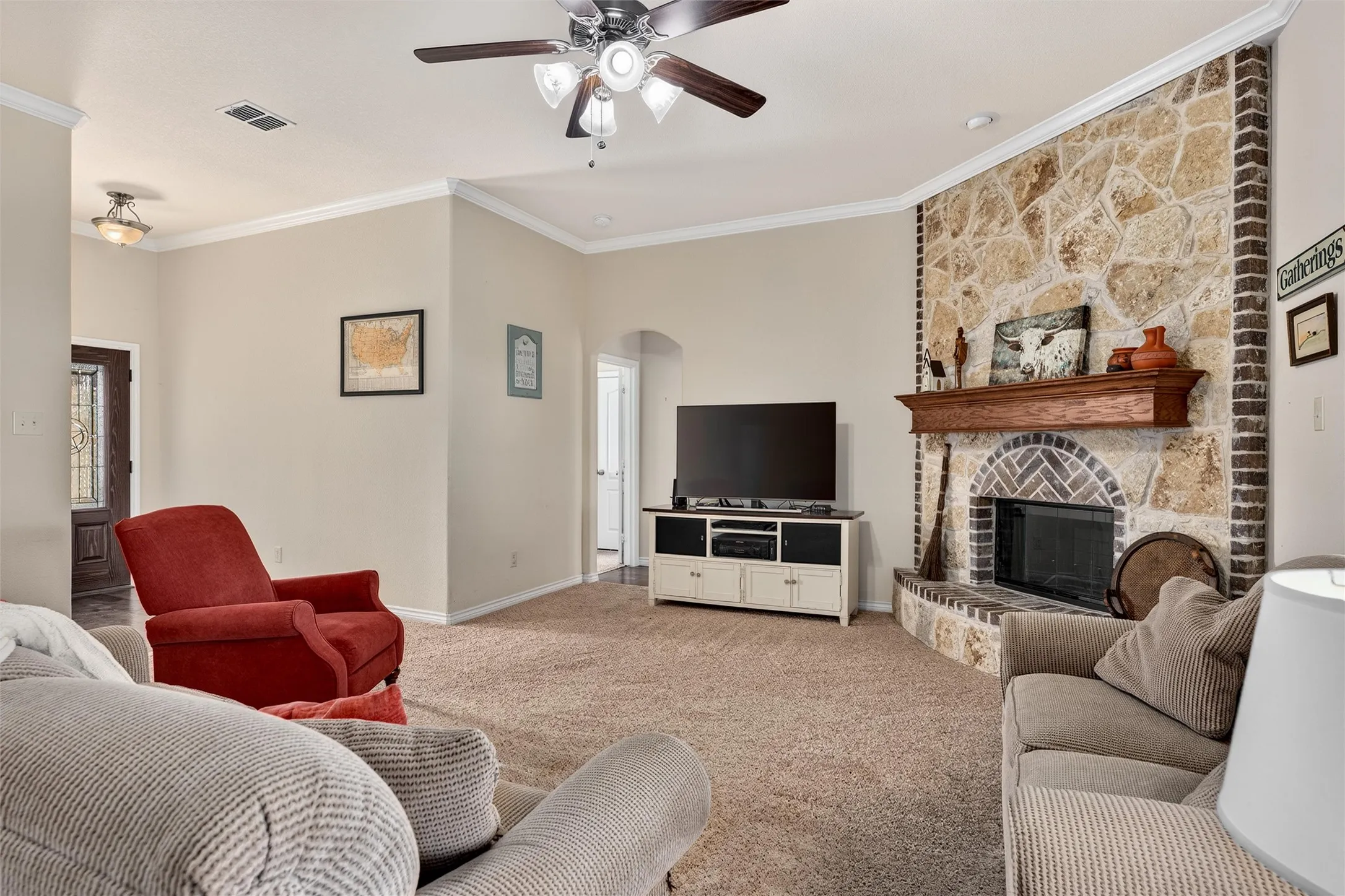 Single Family Residence For Sale in Collin County , 501 Hubbard Circle, Nevada, Texas 75173, 3 Bedroom, 2 Bathroom, 2 Garage spaces, 2,003 Sqft, built in 2013, mls#21362506, Real Estate Agent in Nevada, Homes For Sale in Collin county, Homes For Sale in Nevada, Realtor in Nevada Texas, Real Estate Brokerage Independent Realty Texas, Luminita Cordes Realtor
