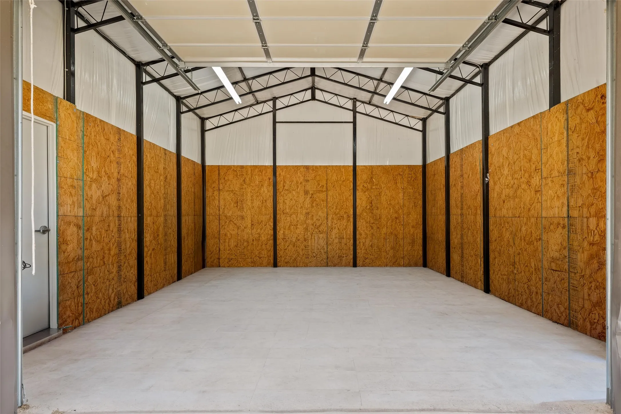 Spacious Workshop for storage or toys! 18'Wx21'Dx13'H the insulated garage door is 11'Wx10'H