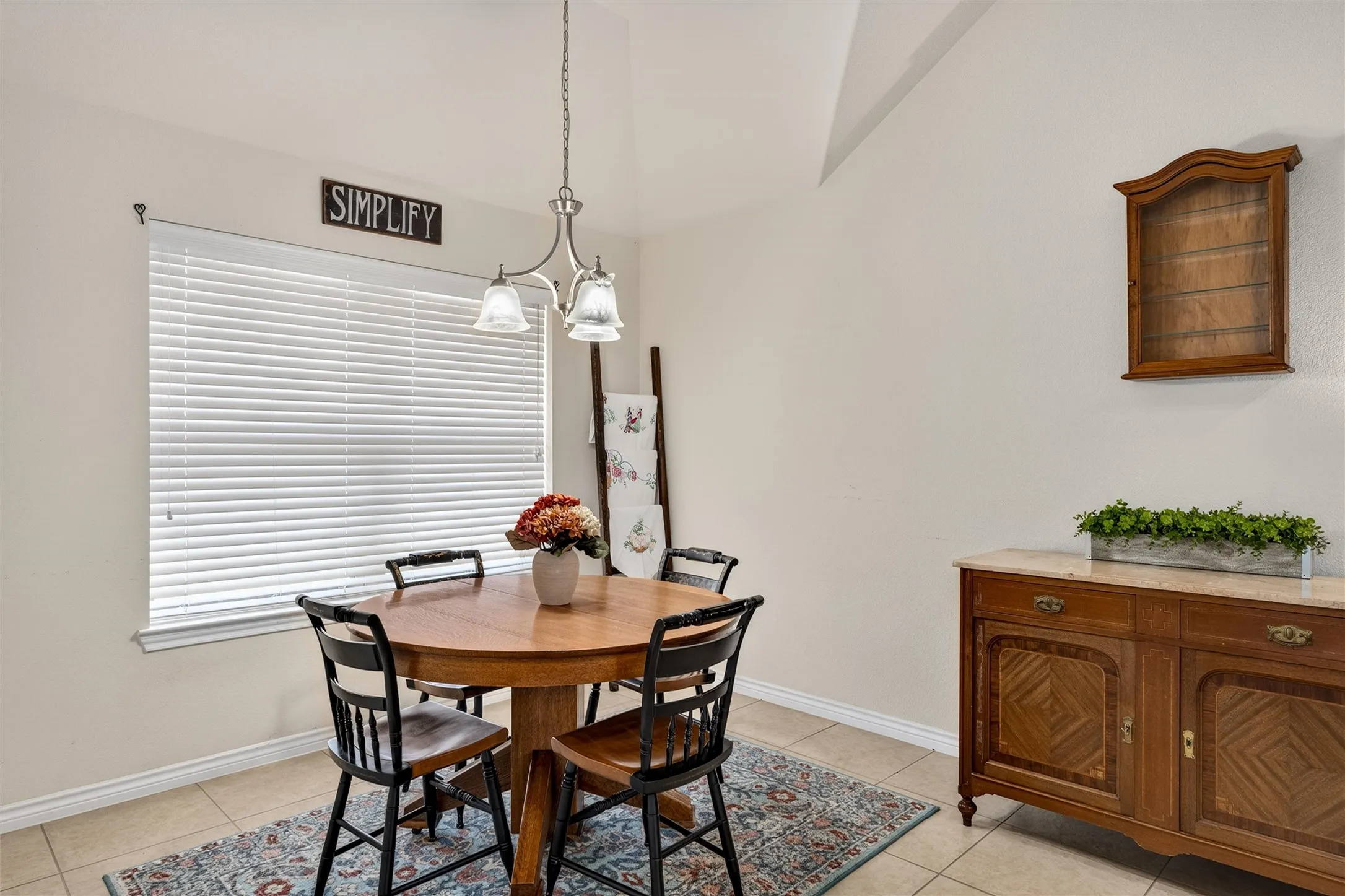 Single Family Residence For Sale in Collin County , 501 Hubbard Circle, Nevada, Texas 75173, 3 Bedroom, 2 Bathroom, 2 Garage spaces, 2,003 Sqft, built in 2013, mls#21362506, Real Estate Agent in Nevada, Homes For Sale in Collin county, Homes For Sale in Nevada, Realtor in Nevada Texas, Real Estate Brokerage Independent Realty Texas, Luminita Cordes Realtor