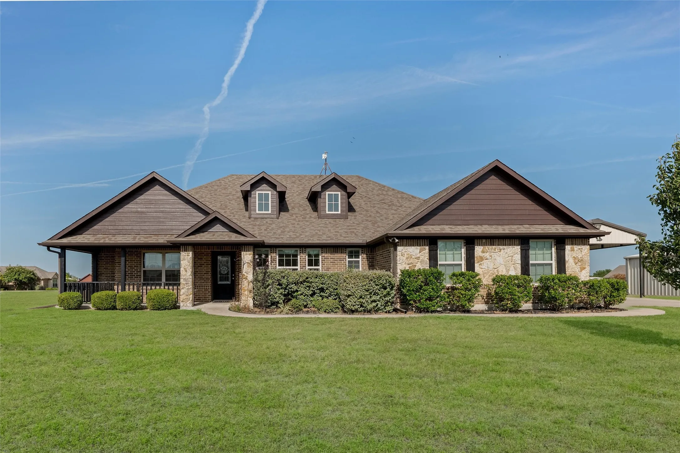 Single Family Residence For Sale in Collin County , 501 Hubbard Circle, Nevada, Texas 75173, 3 Bedroom, 2 Bathroom, 2 Garage spaces, 2,003 Sqft, built in 2013, mls#21362506, Real Estate Agent in Nevada, Homes For Sale in Collin county, Homes For Sale in Nevada, Realtor in Nevada Texas, Real Estate Brokerage Independent Realty Texas, Luminita Cordes Realtor