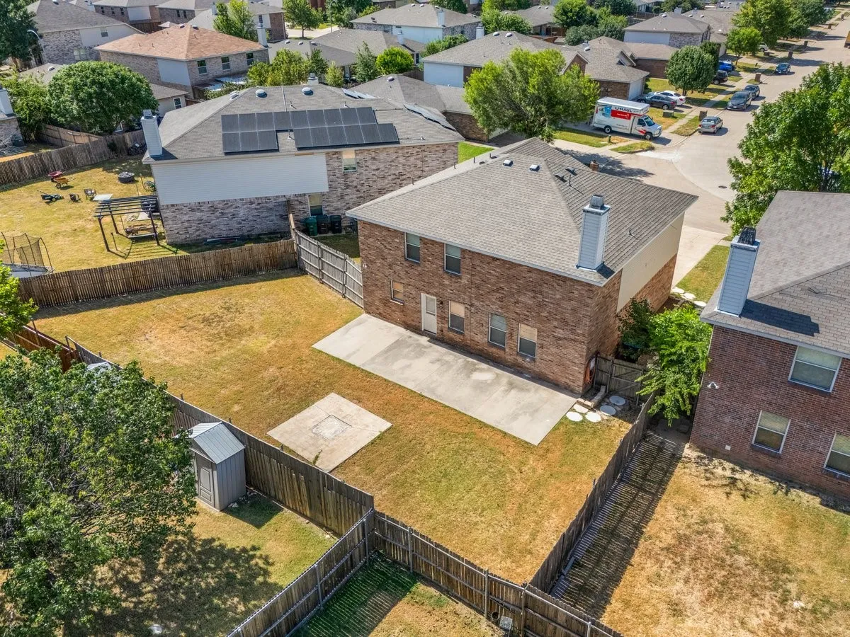 Single Family Residence For Rent in Denton County , 1741 Baxter Springs Drive, Fort Worth, Texas 76247, 3 Bedroom, 3 Bathroom, 2 Garage spaces, 2,318 Sqft, built in 2004, mls#21363456, Real Estate Agent in Fort Worth, Homes For Rent in Denton county, Homes For Rent in Fort Worth, Realtor in Fort Worth Texas, Real Estate Brokerage Independent Realty Texas, Luminita Cordes Realtor