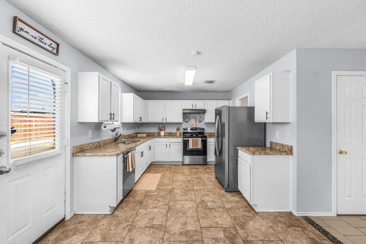 Single Family Residence For Rent in Denton County , 1741 Baxter Springs Drive, Fort Worth, Texas 76247, 3 Bedroom, 3 Bathroom, 2 Garage spaces, 2,318 Sqft, built in 2004, mls#21363456, Real Estate Agent in Fort Worth, Homes For Rent in Denton county, Homes For Rent in Fort Worth, Realtor in Fort Worth Texas, Real Estate Brokerage Independent Realty Texas, Luminita Cordes Realtor