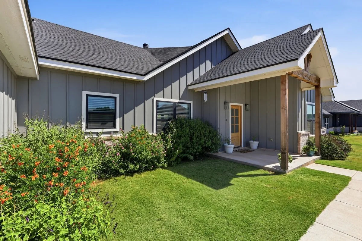 Single Family Residence For Sale in Taylor County , 144 Hawker Lane, Abilene, Texas 79602, 4 Bedroom, 3 Bathroom, 2 Garage spaces, 2,034 Sqft, built in 2021, mls#21363165, Real Estate Agent in Abilene, Homes For Sale in Taylor county, Homes For Sale in Abilene, Realtor in Abilene Texas, Real Estate Brokerage Independent Realty Texas, Luminita Cordes Realtor