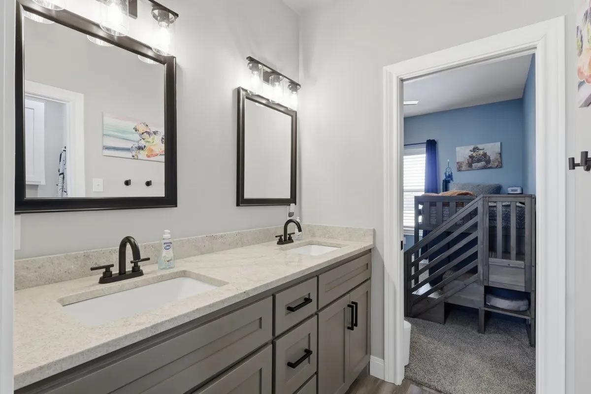 Jack-n-jill bath