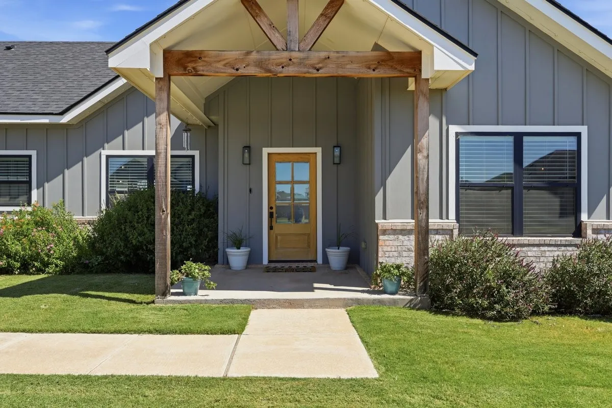 Single Family Residence For Sale in Taylor County , 144 Hawker Lane, Abilene, Texas 79602, 4 Bedroom, 3 Bathroom, 2 Garage spaces, 2,034 Sqft, built in 2021, mls#21363165, Real Estate Agent in Abilene, Homes For Sale in Taylor county, Homes For Sale in Abilene, Realtor in Abilene Texas, Real Estate Brokerage Independent Realty Texas, Luminita Cordes Realtor