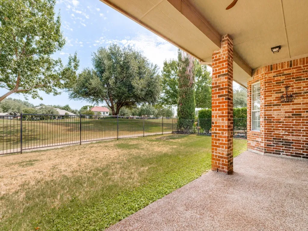 Single Family Residence For Sale in Denton County , 2544 Prestonwood Drive, Plano, Texas 75093, 3 Bedroom, 3 Bathroom, 2 Garage spaces, 2,362 Sqft, built in 1998, mls#21328213, Real Estate Agent in Plano, Homes For Sale in Denton county, Homes For Sale in Plano, Realtor in Plano Texas, Real Estate Brokerage Independent Realty Texas, Luminita Cordes Realtor