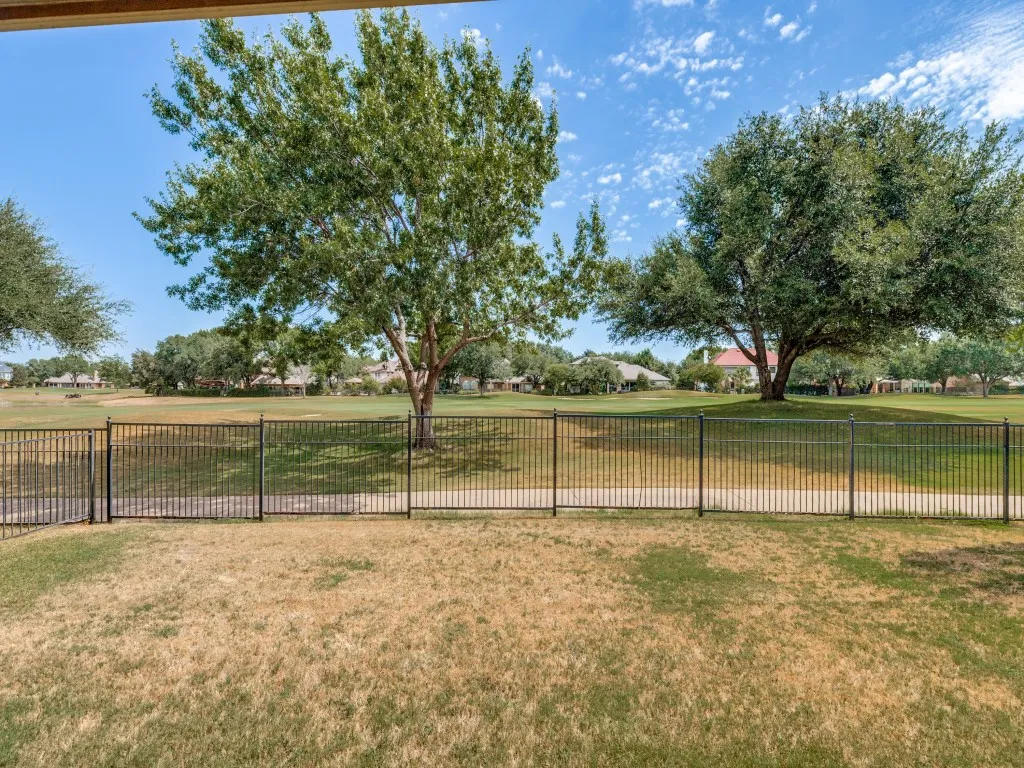 Single Family Residence For Sale in Denton County , 2544 Prestonwood Drive, Plano, Texas 75093, 3 Bedroom, 3 Bathroom, 2 Garage spaces, 2,362 Sqft, built in 1998, mls#21328213, Real Estate Agent in Plano, Homes For Sale in Denton county, Homes For Sale in Plano, Realtor in Plano Texas, Real Estate Brokerage Independent Realty Texas, Luminita Cordes Realtor