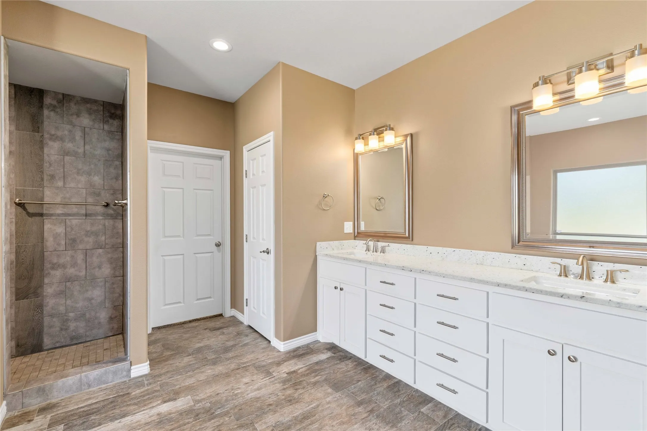 Single Family Residence For Sale in Brown County , 4660 Fm 3021, Brownwood, Texas 76801, 3 Bedroom, 3 Bathroom, 3 Garage spaces, 2,548 Sqft, built in 2019, mls#21363337, Real Estate Agent in Brownwood, Homes For Sale in Brown county, Homes For Sale in Brownwood, Realtor in Brownwood Texas, Real Estate Brokerage Independent Realty Texas, Luminita Cordes Realtor