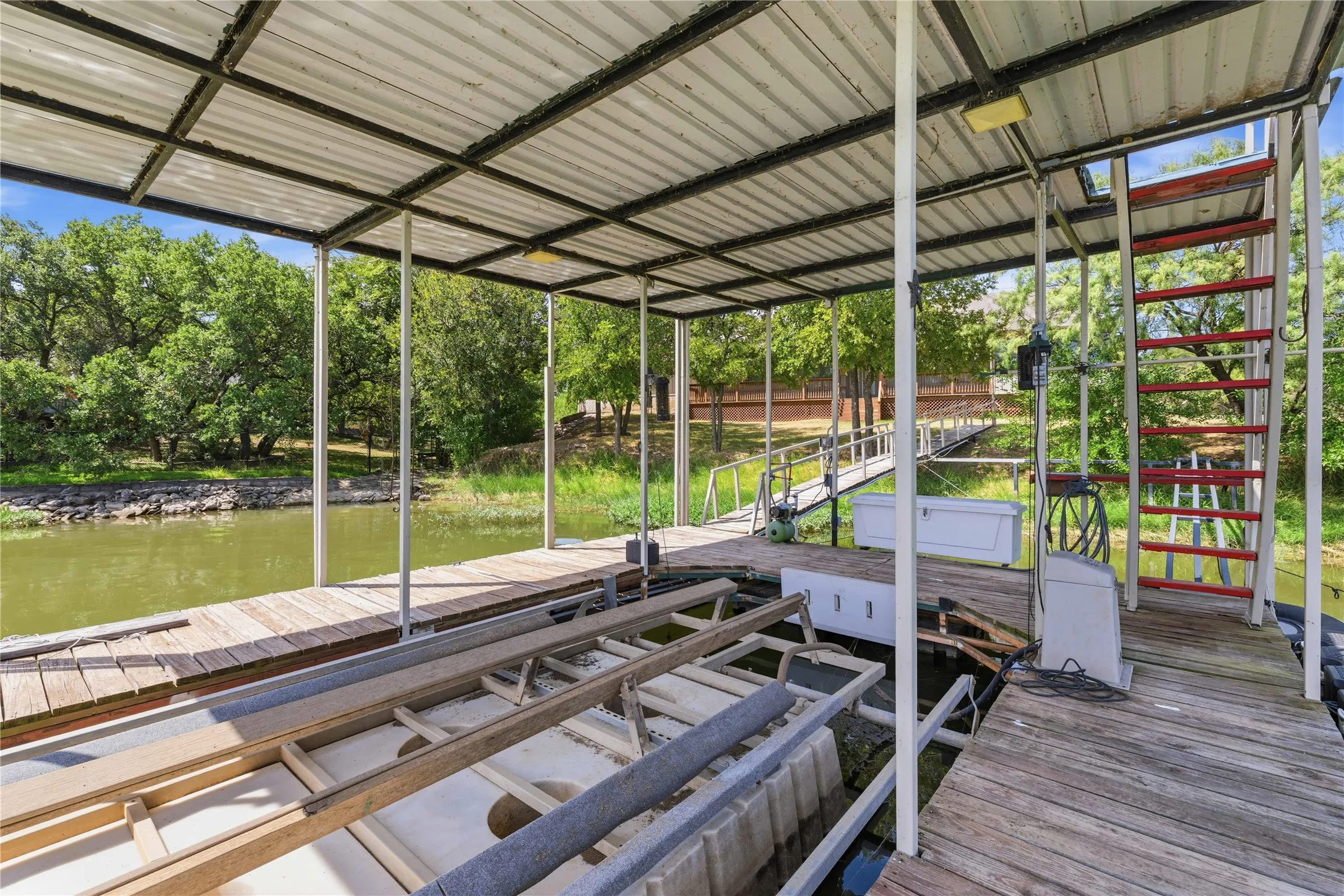 Single Family Residence For Sale in Brown County , 4660 Fm 3021, Brownwood, Texas 76801, 3 Bedroom, 3 Bathroom, 3 Garage spaces, 2,548 Sqft, built in 2019, mls#21363337, Real Estate Agent in Brownwood, Homes For Sale in Brown county, Homes For Sale in Brownwood, Realtor in Brownwood Texas, Real Estate Brokerage Independent Realty Texas, Luminita Cordes Realtor