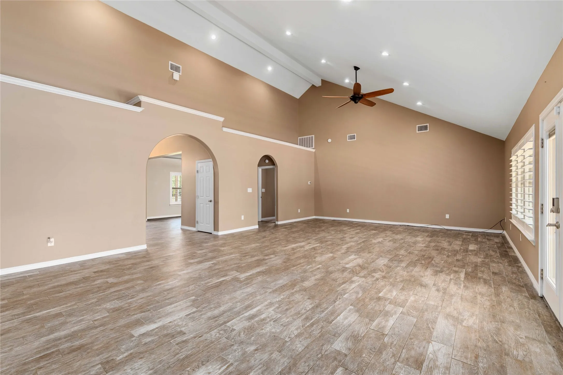 Single Family Residence For Sale in Brown County , 4660 Fm 3021, Brownwood, Texas 76801, 3 Bedroom, 3 Bathroom, 3 Garage spaces, 2,548 Sqft, built in 2019, mls#21363337, Real Estate Agent in Brownwood, Homes For Sale in Brown county, Homes For Sale in Brownwood, Realtor in Brownwood Texas, Real Estate Brokerage Independent Realty Texas, Luminita Cordes Realtor