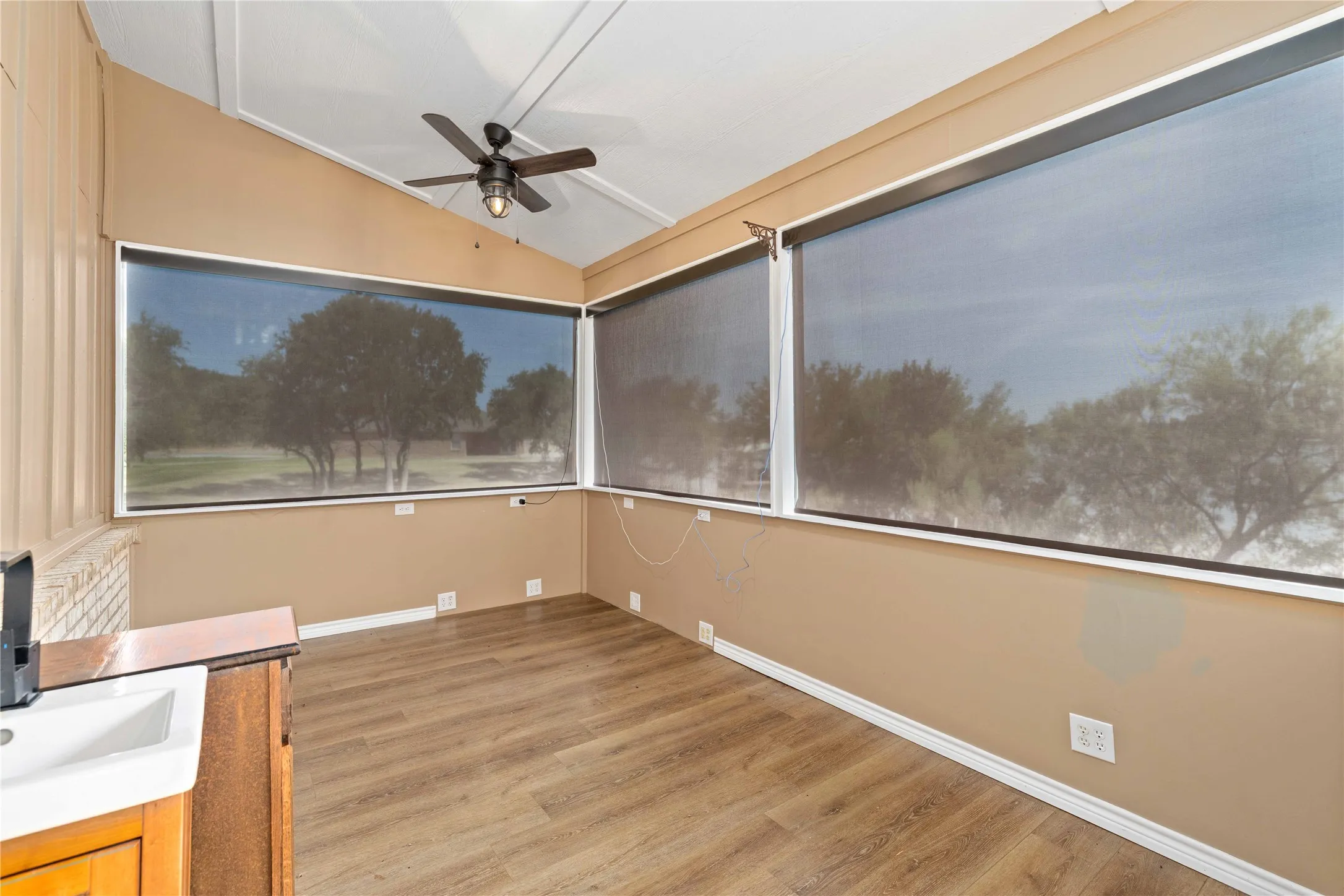 Single Family Residence For Sale in Brown County , 4660 Fm 3021, Brownwood, Texas 76801, 3 Bedroom, 3 Bathroom, 3 Garage spaces, 2,548 Sqft, built in 2019, mls#21363337, Real Estate Agent in Brownwood, Homes For Sale in Brown county, Homes For Sale in Brownwood, Realtor in Brownwood Texas, Real Estate Brokerage Independent Realty Texas, Luminita Cordes Realtor