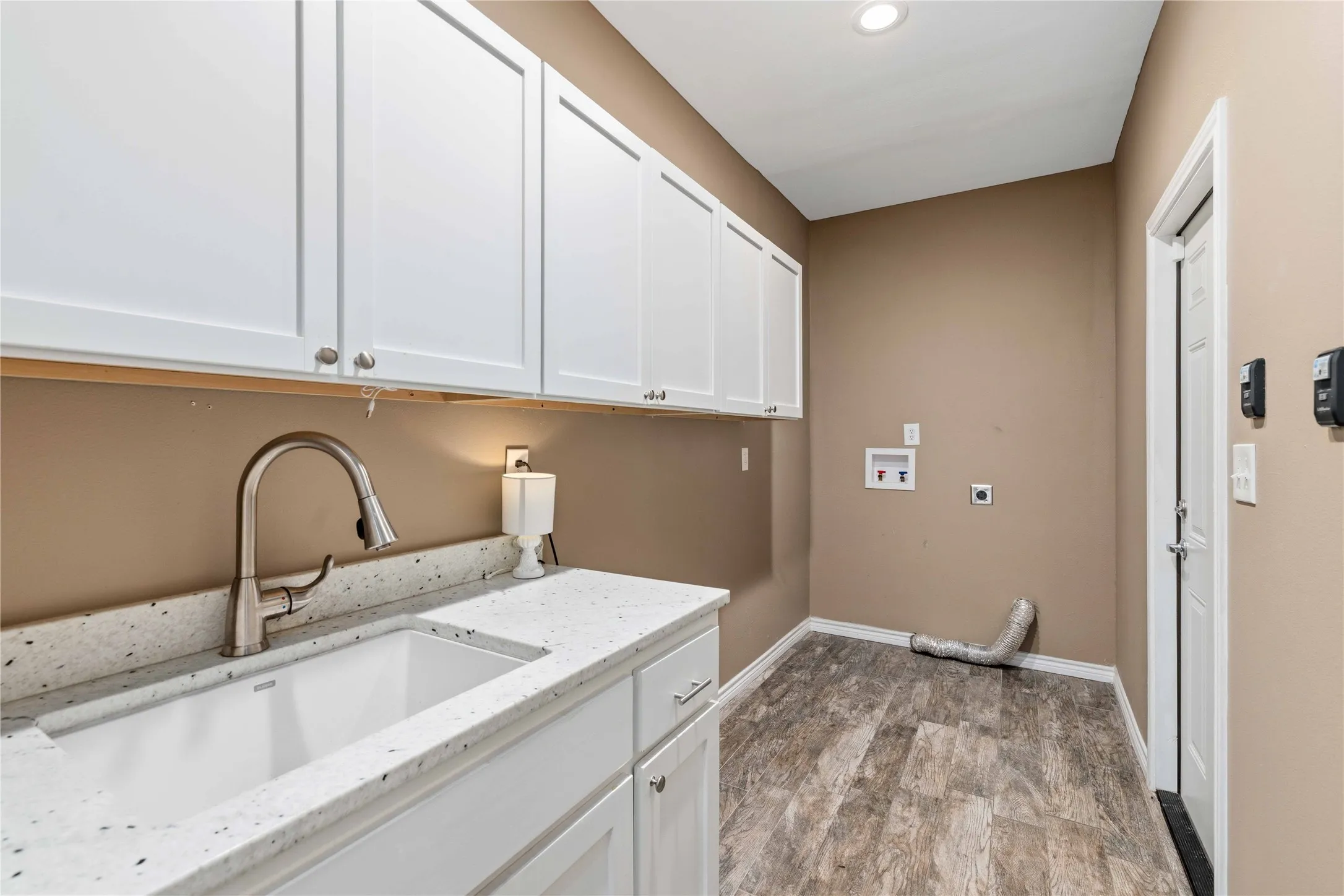 Single Family Residence For Sale in Brown County , 4660 Fm 3021, Brownwood, Texas 76801, 3 Bedroom, 3 Bathroom, 3 Garage spaces, 2,548 Sqft, built in 2019, mls#21363337, Real Estate Agent in Brownwood, Homes For Sale in Brown county, Homes For Sale in Brownwood, Realtor in Brownwood Texas, Real Estate Brokerage Independent Realty Texas, Luminita Cordes Realtor
