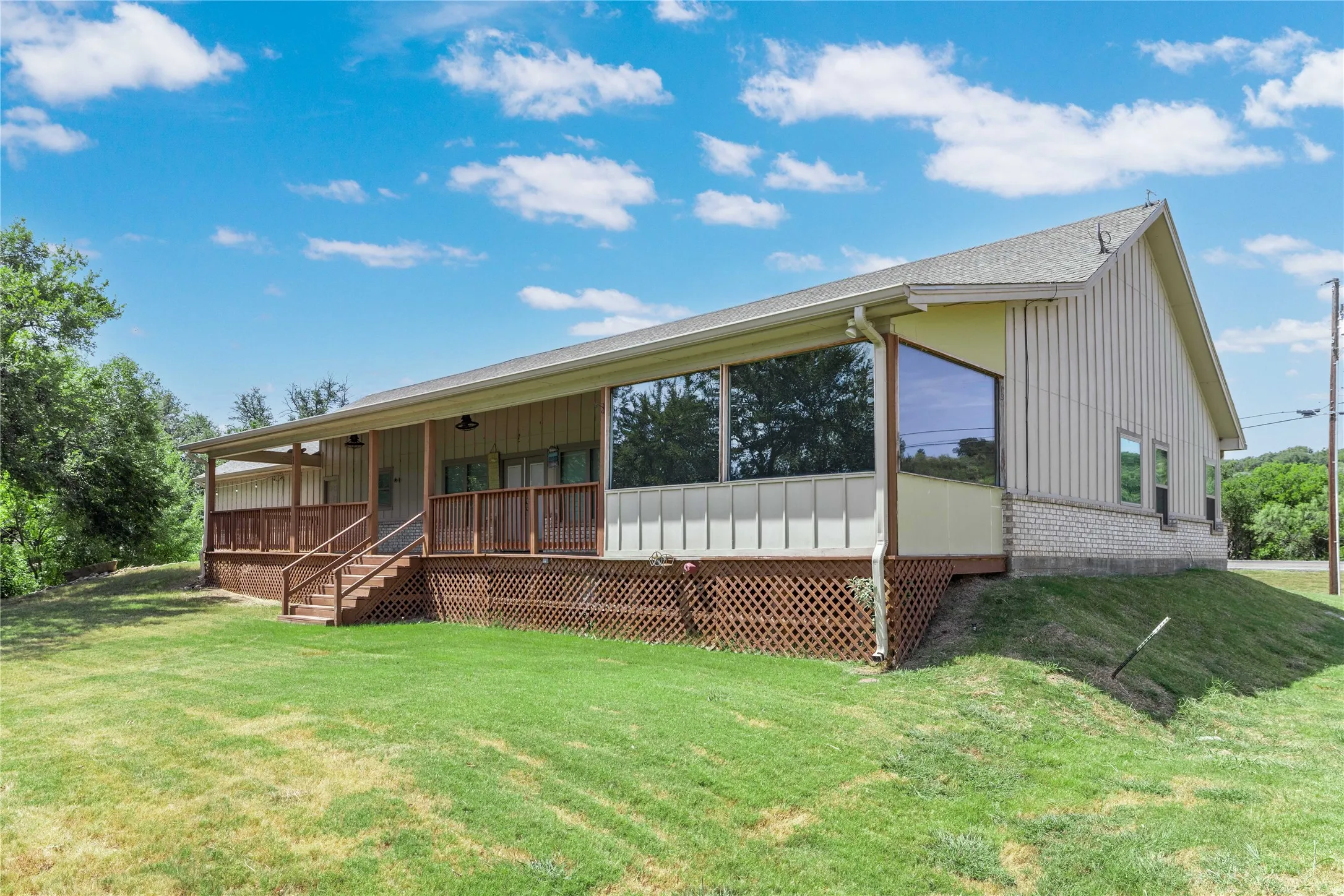 Single Family Residence For Sale in Brown County , 4660 Fm 3021, Brownwood, Texas 76801, 3 Bedroom, 3 Bathroom, 3 Garage spaces, 2,548 Sqft, built in 2019, mls#21363337, Real Estate Agent in Brownwood, Homes For Sale in Brown county, Homes For Sale in Brownwood, Realtor in Brownwood Texas, Real Estate Brokerage Independent Realty Texas, Luminita Cordes Realtor
