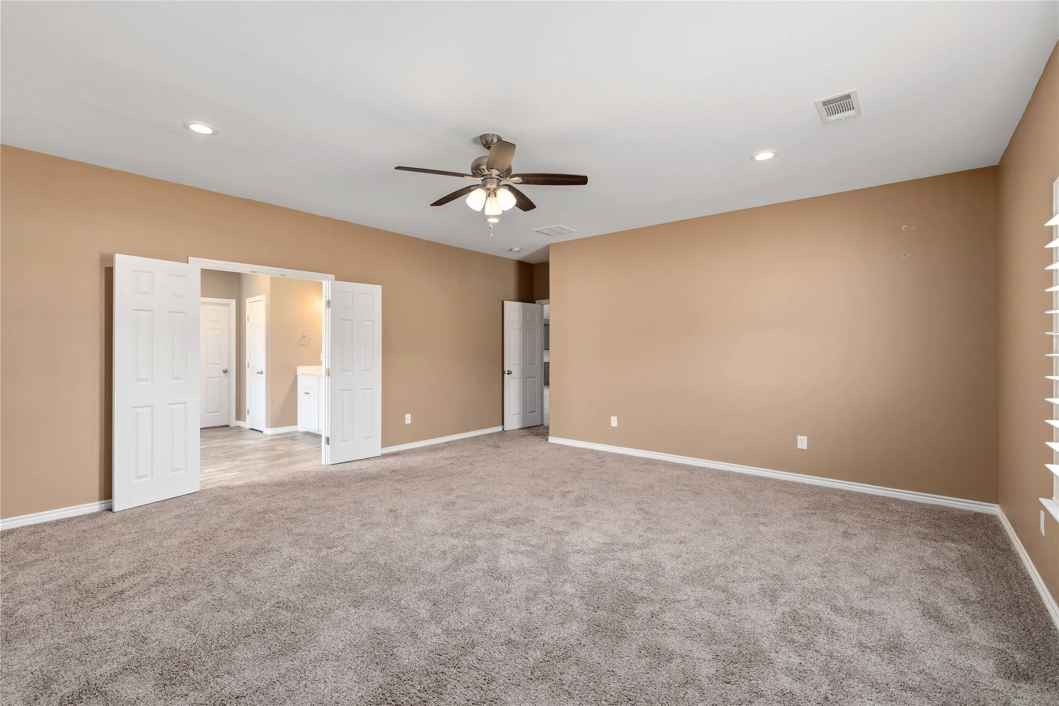 Single Family Residence For Sale in Brown County , 4660 Fm 3021, Brownwood, Texas 76801, 3 Bedroom, 3 Bathroom, 3 Garage spaces, 2,548 Sqft, built in 2019, mls#21363337, Real Estate Agent in Brownwood, Homes For Sale in Brown county, Homes For Sale in Brownwood, Realtor in Brownwood Texas, Real Estate Brokerage Independent Realty Texas, Luminita Cordes Realtor