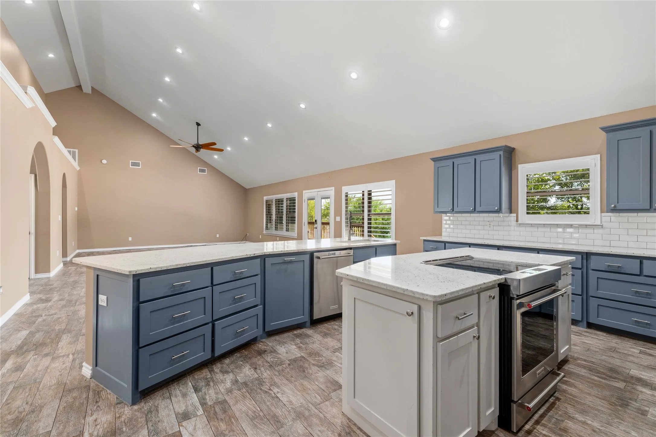 Single Family Residence For Sale in Brown County , 4660 Fm 3021, Brownwood, Texas 76801, 3 Bedroom, 3 Bathroom, 3 Garage spaces, 2,548 Sqft, built in 2019, mls#21363337, Real Estate Agent in Brownwood, Homes For Sale in Brown county, Homes For Sale in Brownwood, Realtor in Brownwood Texas, Real Estate Brokerage Independent Realty Texas, Luminita Cordes Realtor