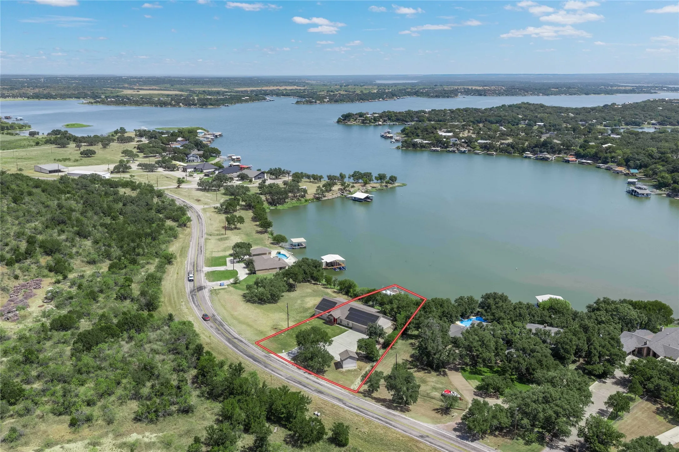 Single Family Residence For Sale in Brown County , 4660 Fm 3021, Brownwood, Texas 76801, 3 Bedroom, 3 Bathroom, 3 Garage spaces, 2,548 Sqft, built in 2019, mls#21363337, Real Estate Agent in Brownwood, Homes For Sale in Brown county, Homes For Sale in Brownwood, Realtor in Brownwood Texas, Real Estate Brokerage Independent Realty Texas, Luminita Cordes Realtor