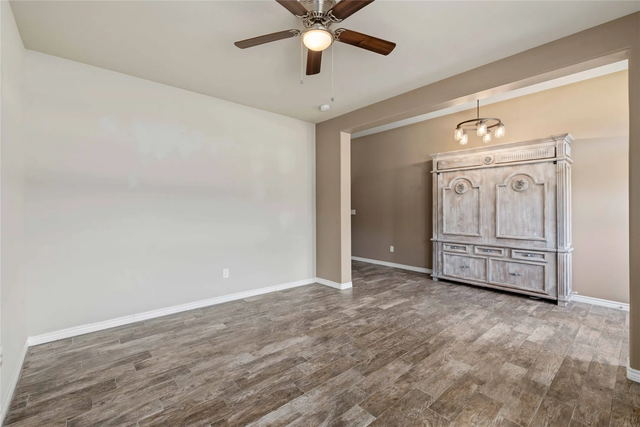 Single Family Residence For Sale in Brown County , 4660 Fm 3021, Brownwood, Texas 76801, 3 Bedroom, 3 Bathroom, 3 Garage spaces, 2,548 Sqft, built in 2019, mls#21363337, Real Estate Agent in Brownwood, Homes For Sale in Brown county, Homes For Sale in Brownwood, Realtor in Brownwood Texas, Real Estate Brokerage Independent Realty Texas, Luminita Cordes Realtor