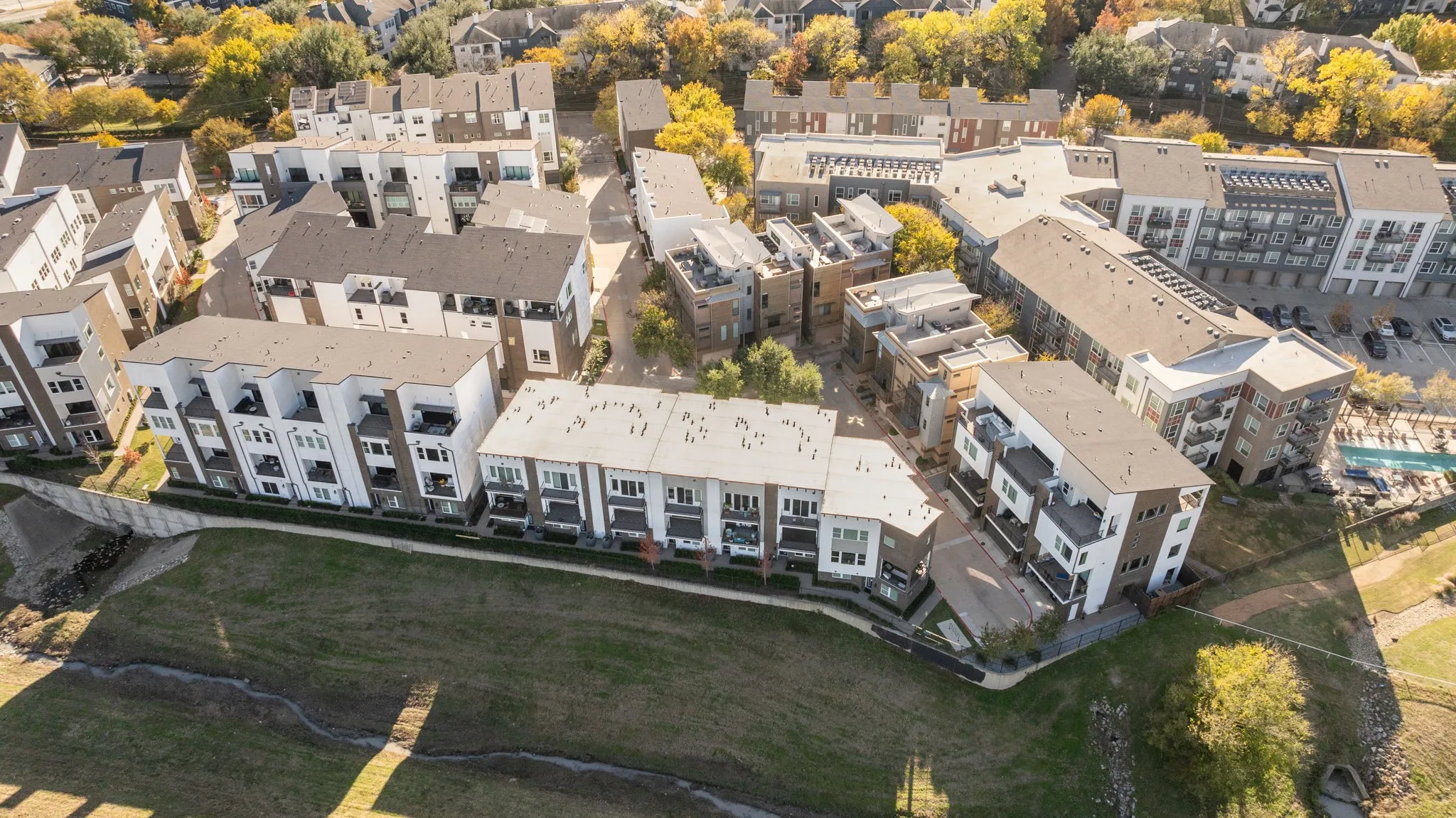 Townhouse For Sale in Dallas County , 381 E Greenbriar Lane 1603, Dallas, Texas 75203, 3 Bedroom, 4 Bathroom, 2 Garage spaces, 2,397 Sqft, built in 2023, mls#21363470, Real Estate Agent in Dallas, Homes For Sale in Dallas county, Homes For Sale in Dallas, Realtor in Dallas Texas, Real Estate Brokerage Independent Realty Texas, Luminita Cordes Realtor