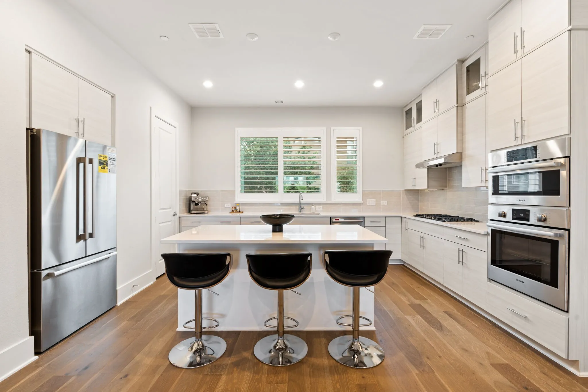 Open kitchen with high end Miele and Bosch appliances