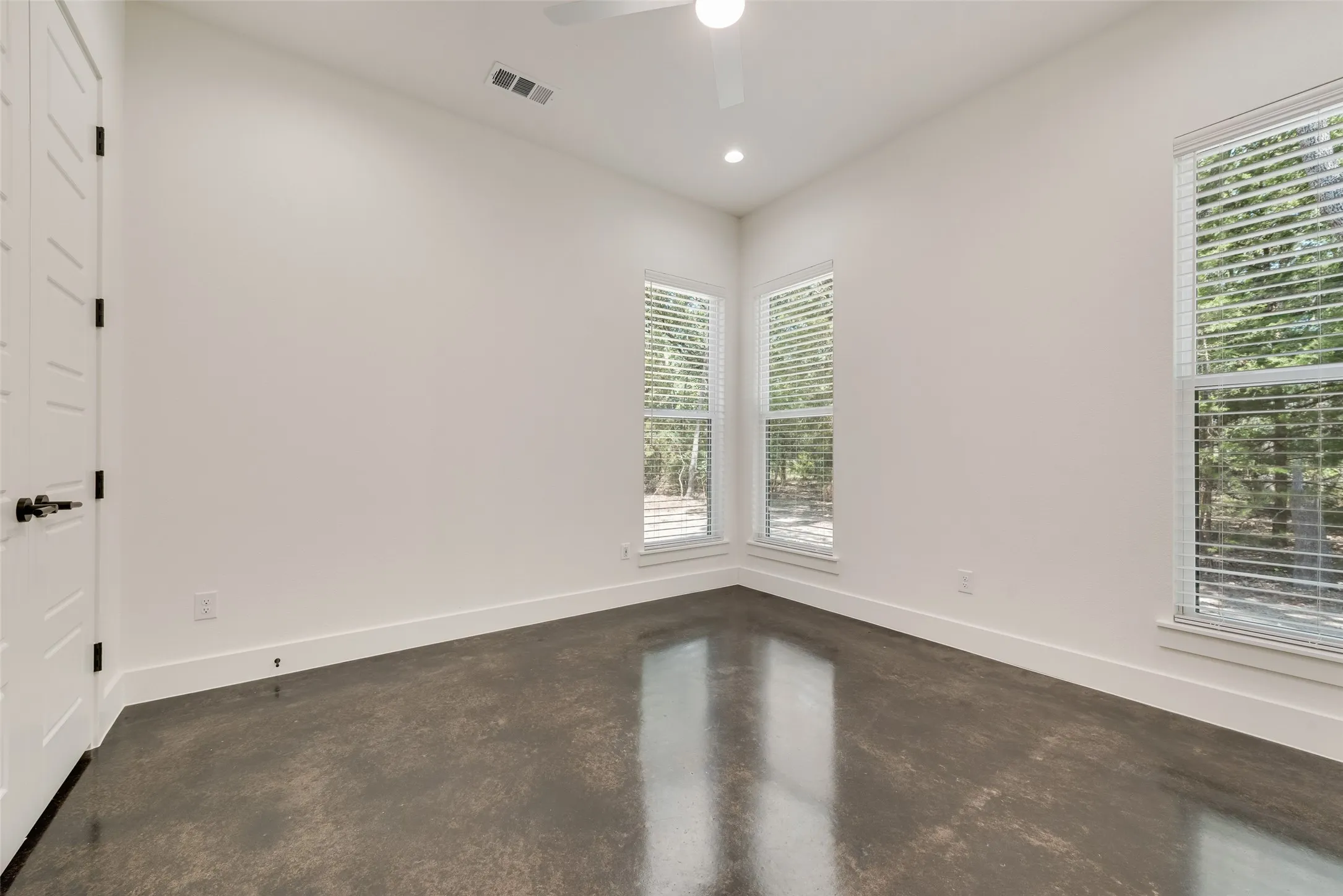 Single Family Residence For Sale in Hunt County , 6326 FM 2101, Quinlan, Texas 75474, 3 Bedroom, 4 Bathroom, 2 Garage spaces, 2,004 Sqft, built in 2026, mls#21362542, Real Estate Agent in Quinlan, Homes For Sale in Hunt county, Homes For Sale in Quinlan, Realtor in Quinlan Texas, Real Estate Brokerage Independent Realty Texas, Luminita Cordes Realtor