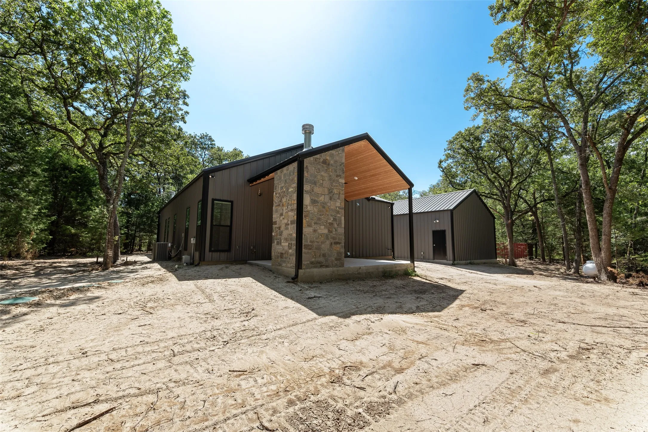 Single Family Residence For Sale in Hunt County , 6326 FM 2101, Quinlan, Texas 75474, 3 Bedroom, 4 Bathroom, 2 Garage spaces, 2,004 Sqft, built in 2026, mls#21362542, Real Estate Agent in Quinlan, Homes For Sale in Hunt county, Homes For Sale in Quinlan, Realtor in Quinlan Texas, Real Estate Brokerage Independent Realty Texas, Luminita Cordes Realtor
