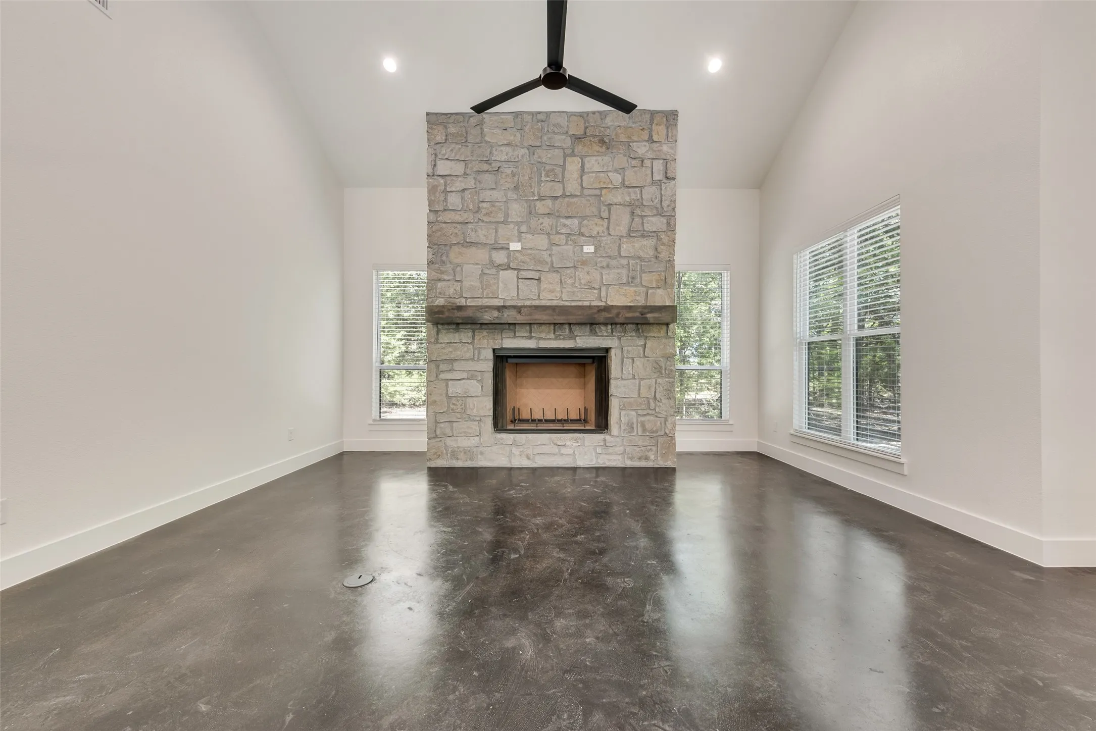 Single Family Residence For Sale in Hunt County , 6326 FM 2101, Quinlan, Texas 75474, 3 Bedroom, 4 Bathroom, 2 Garage spaces, 2,004 Sqft, built in 2026, mls#21362542, Real Estate Agent in Quinlan, Homes For Sale in Hunt county, Homes For Sale in Quinlan, Realtor in Quinlan Texas, Real Estate Brokerage Independent Realty Texas, Luminita Cordes Realtor